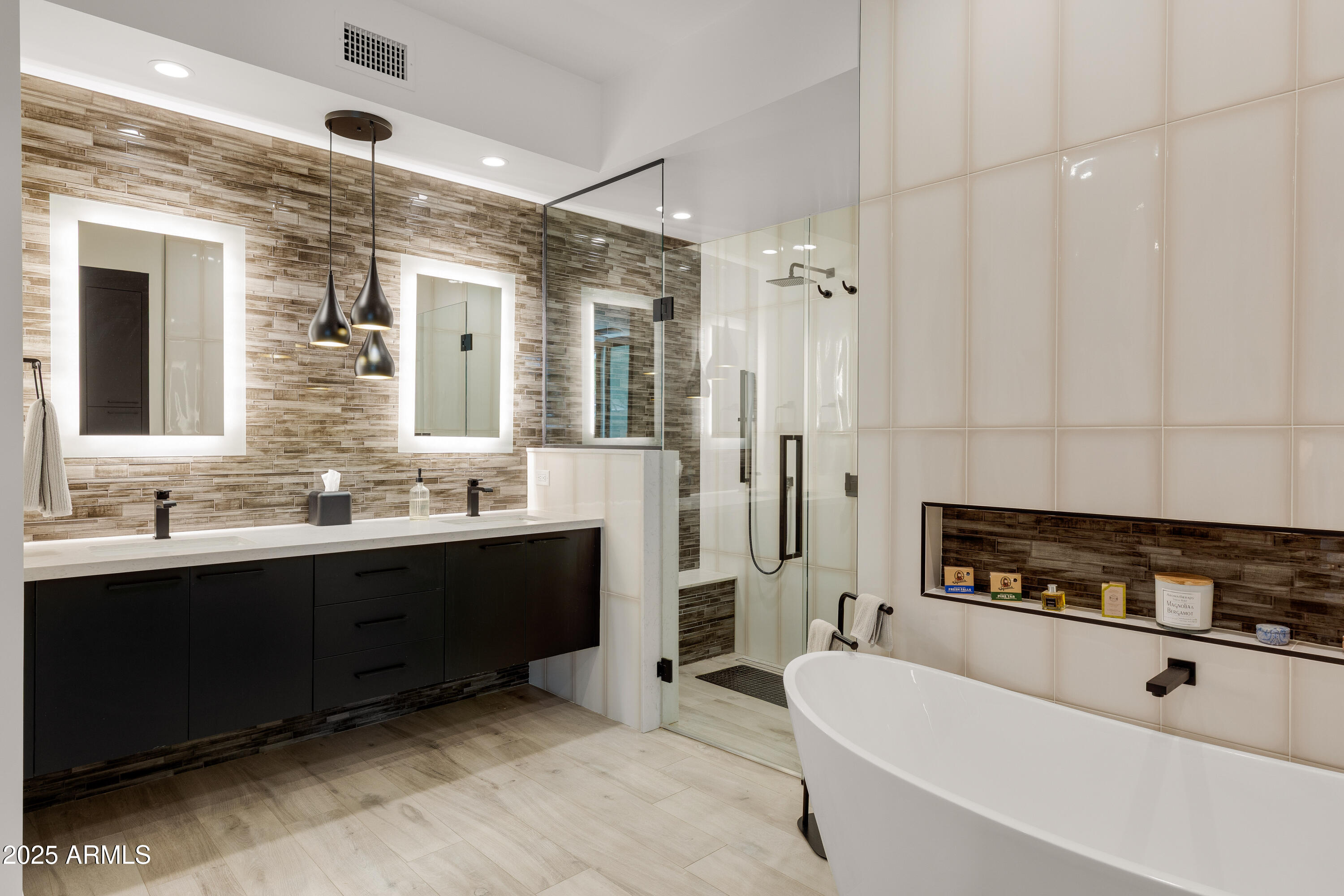 6525 E CAVE CREEK Road Unit: 9