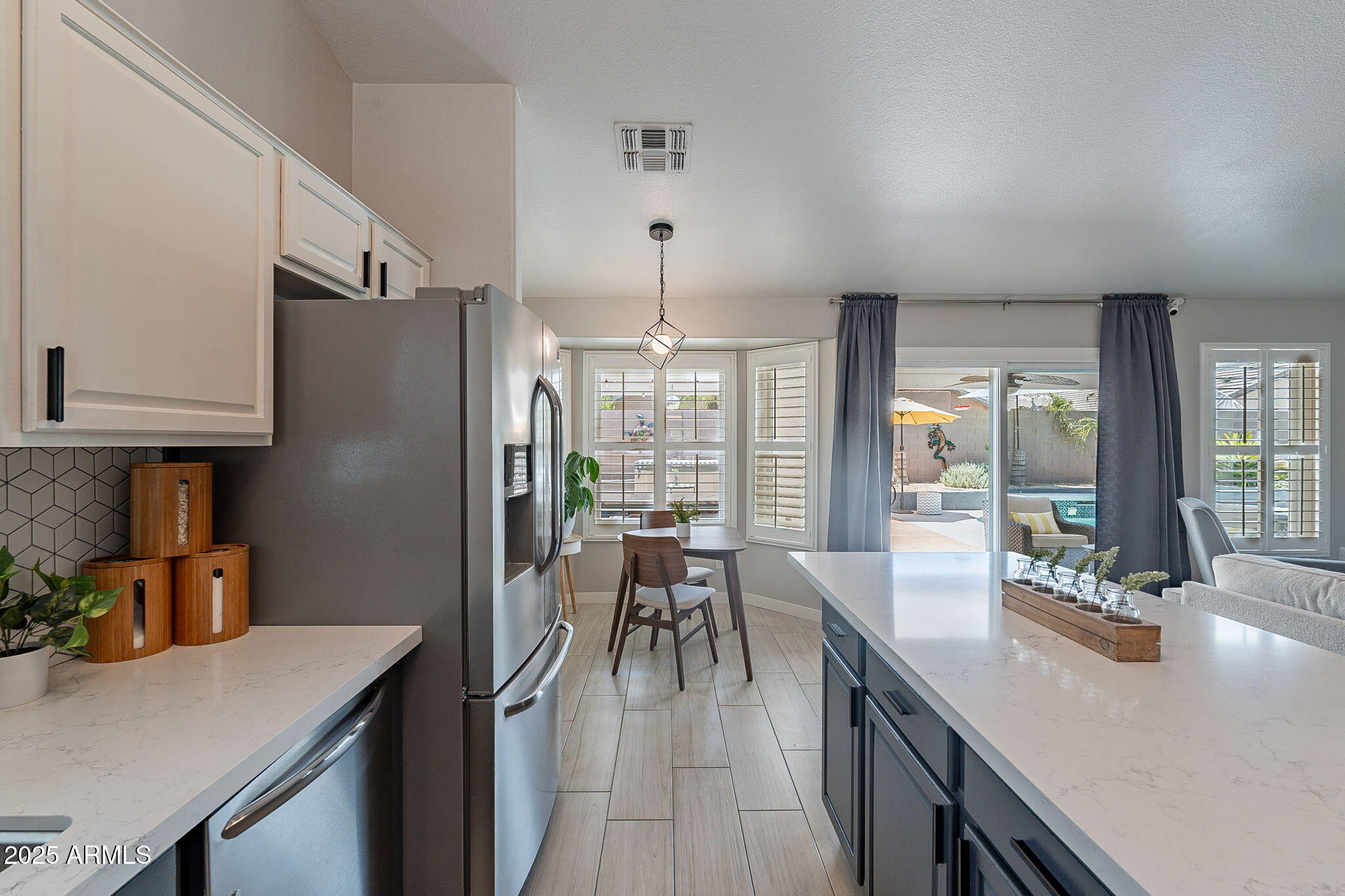 1123 E BETSY Lane