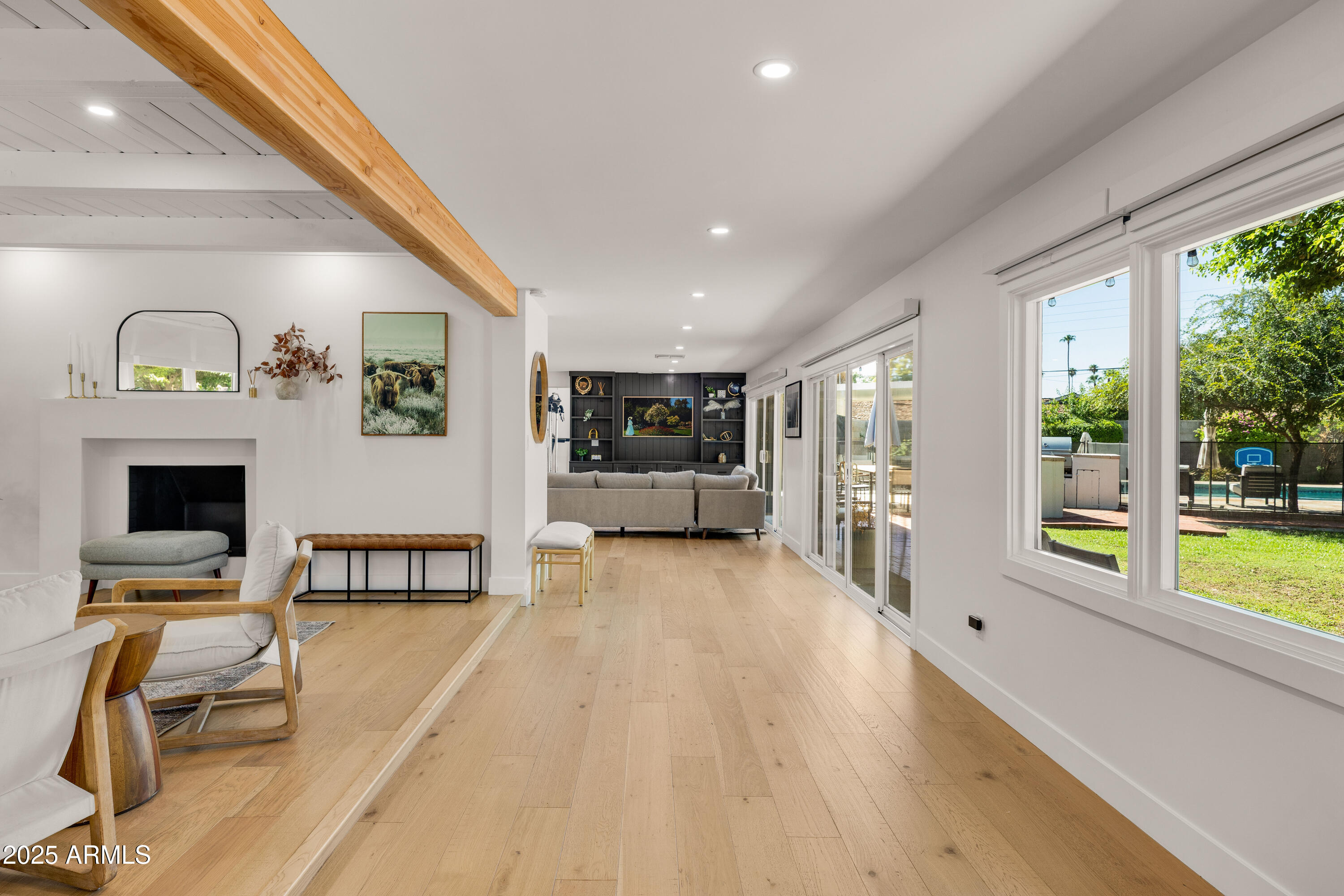 1101 W ROYAL PALM Road