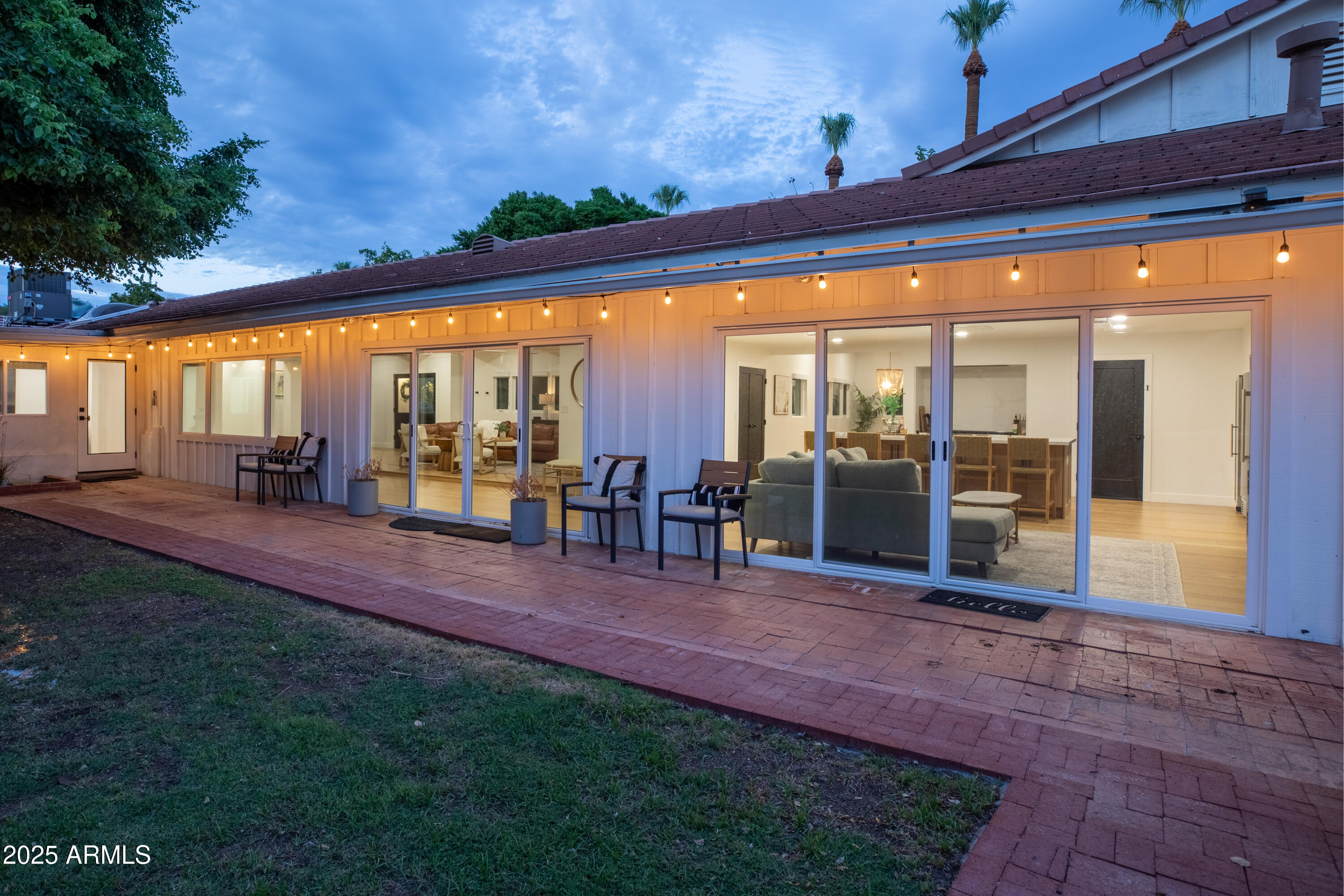1101 W ROYAL PALM Road