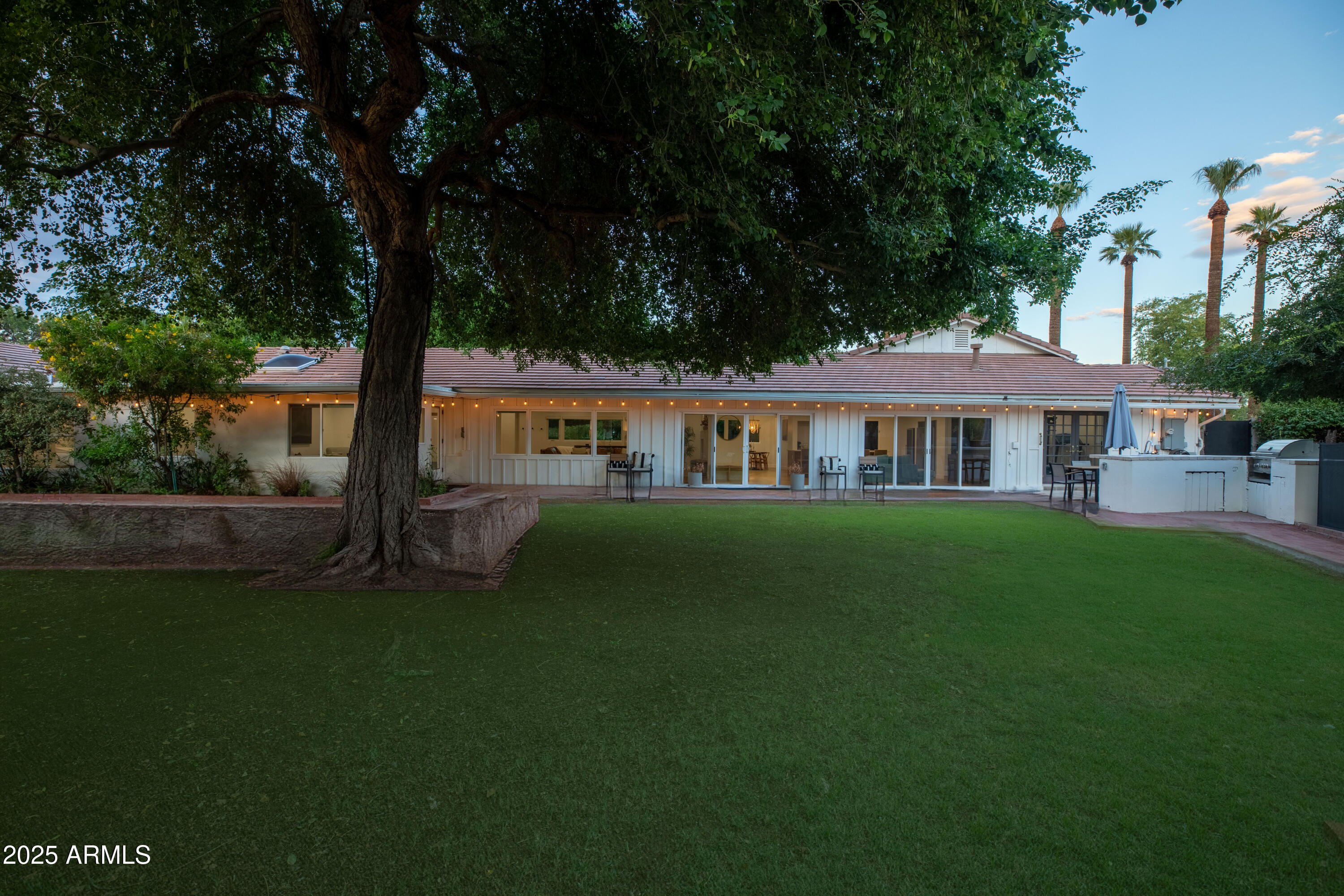 1101 W ROYAL PALM Road