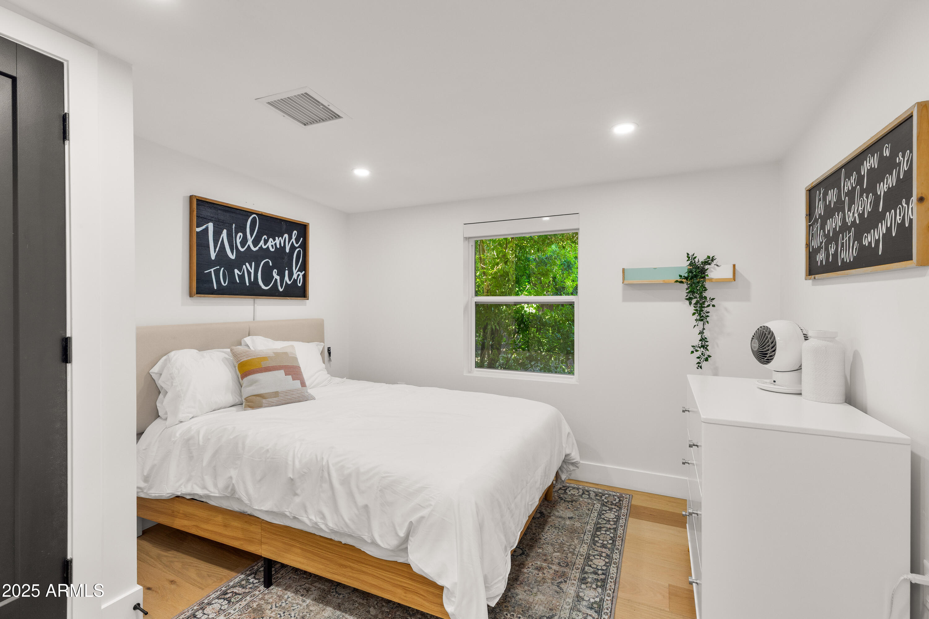 1101 W ROYAL PALM Road
