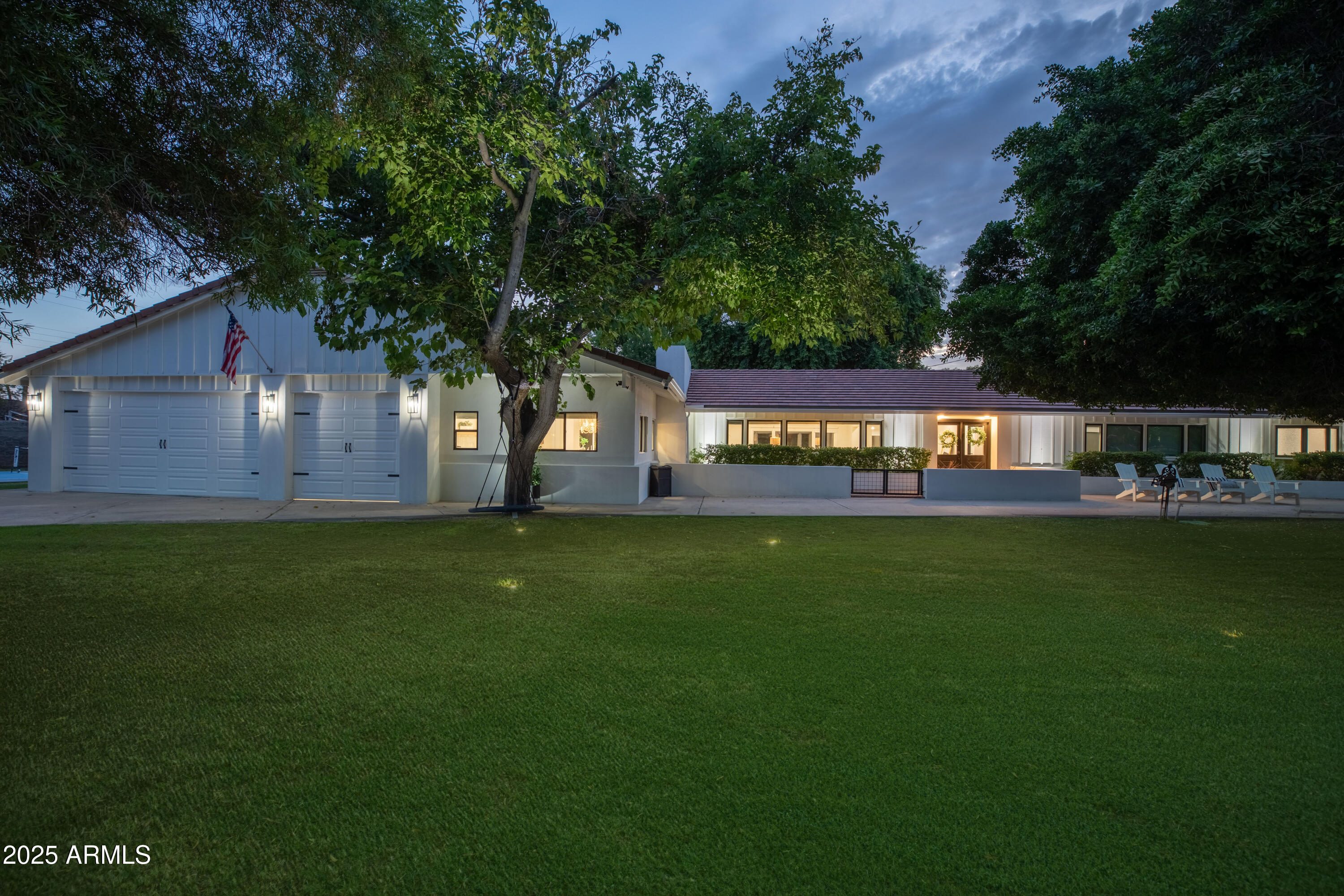 1101 W ROYAL PALM Road