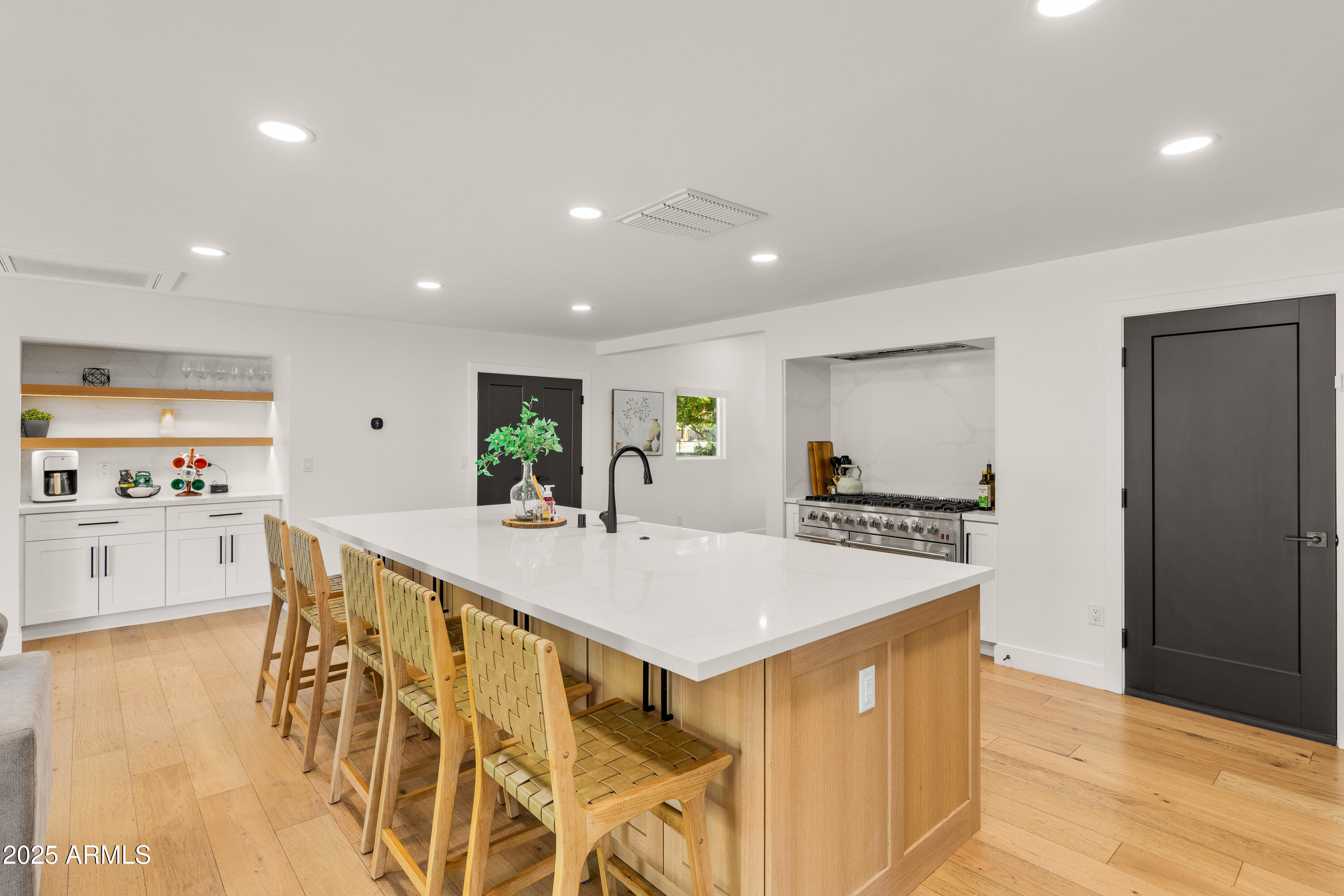 1101 W ROYAL PALM Road