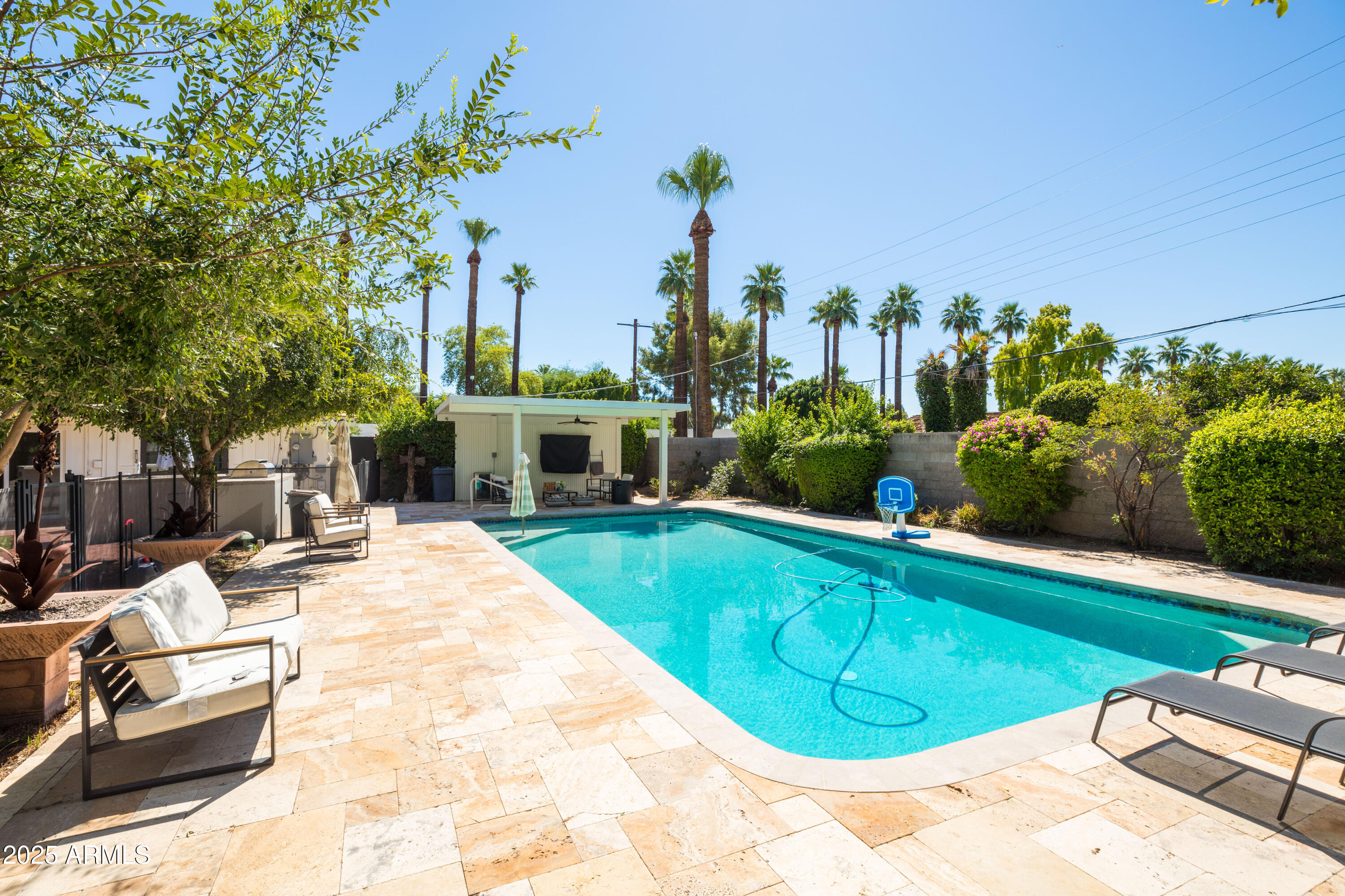 1101 W ROYAL PALM Road