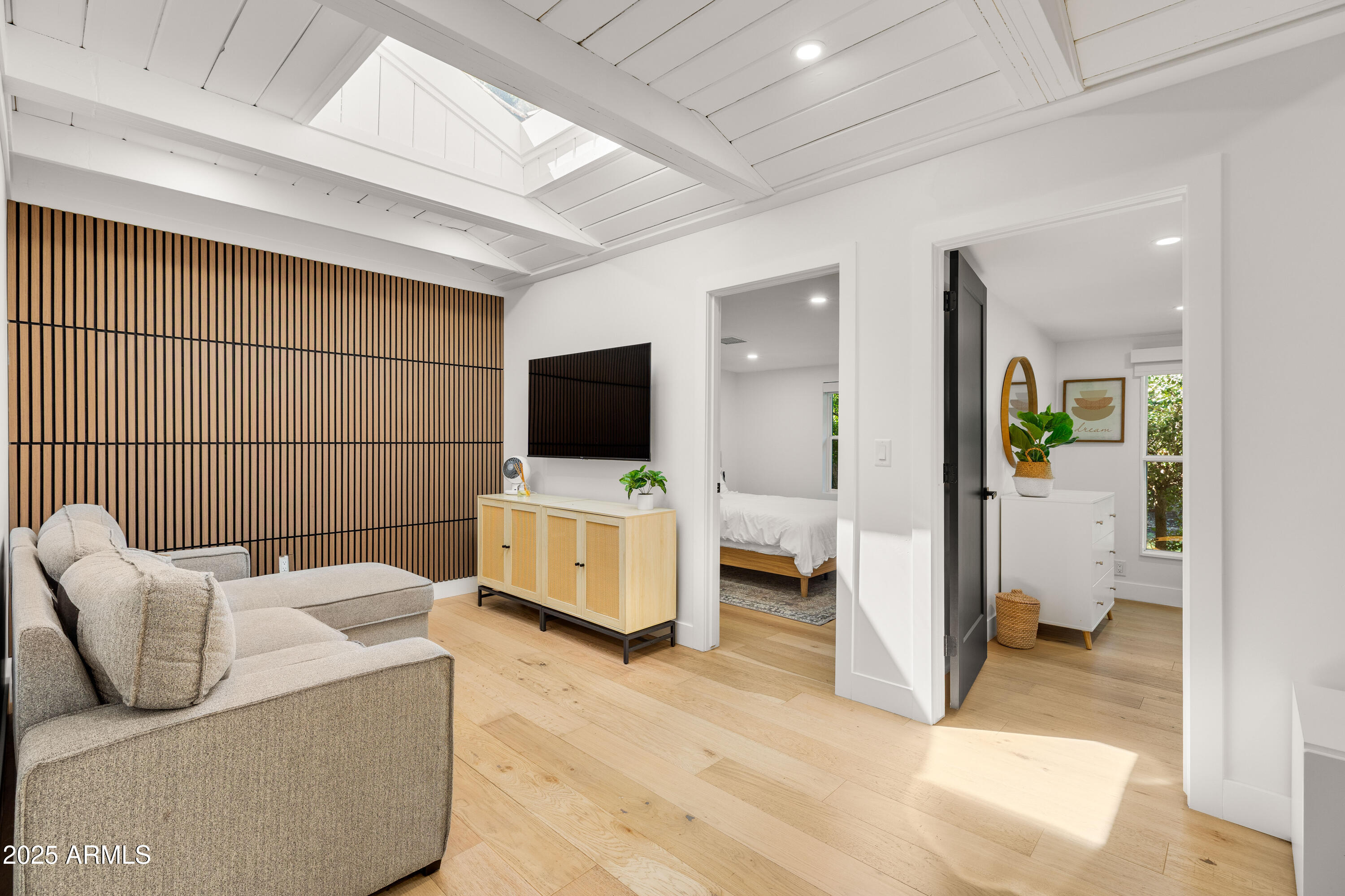 1101 W ROYAL PALM Road