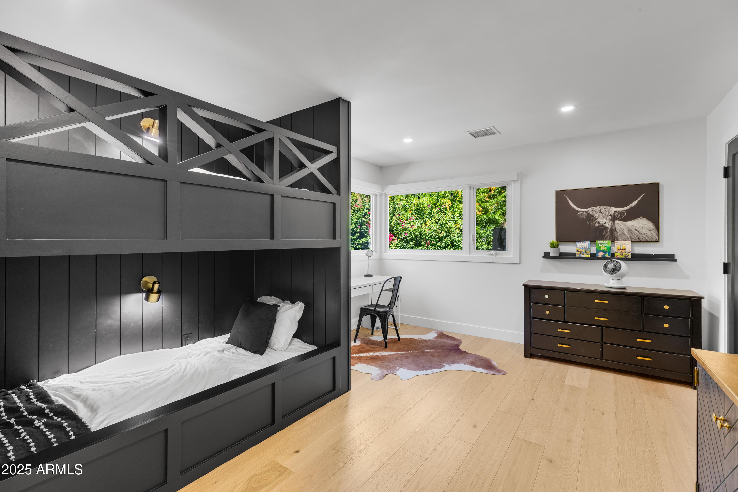 1101 W ROYAL PALM Road