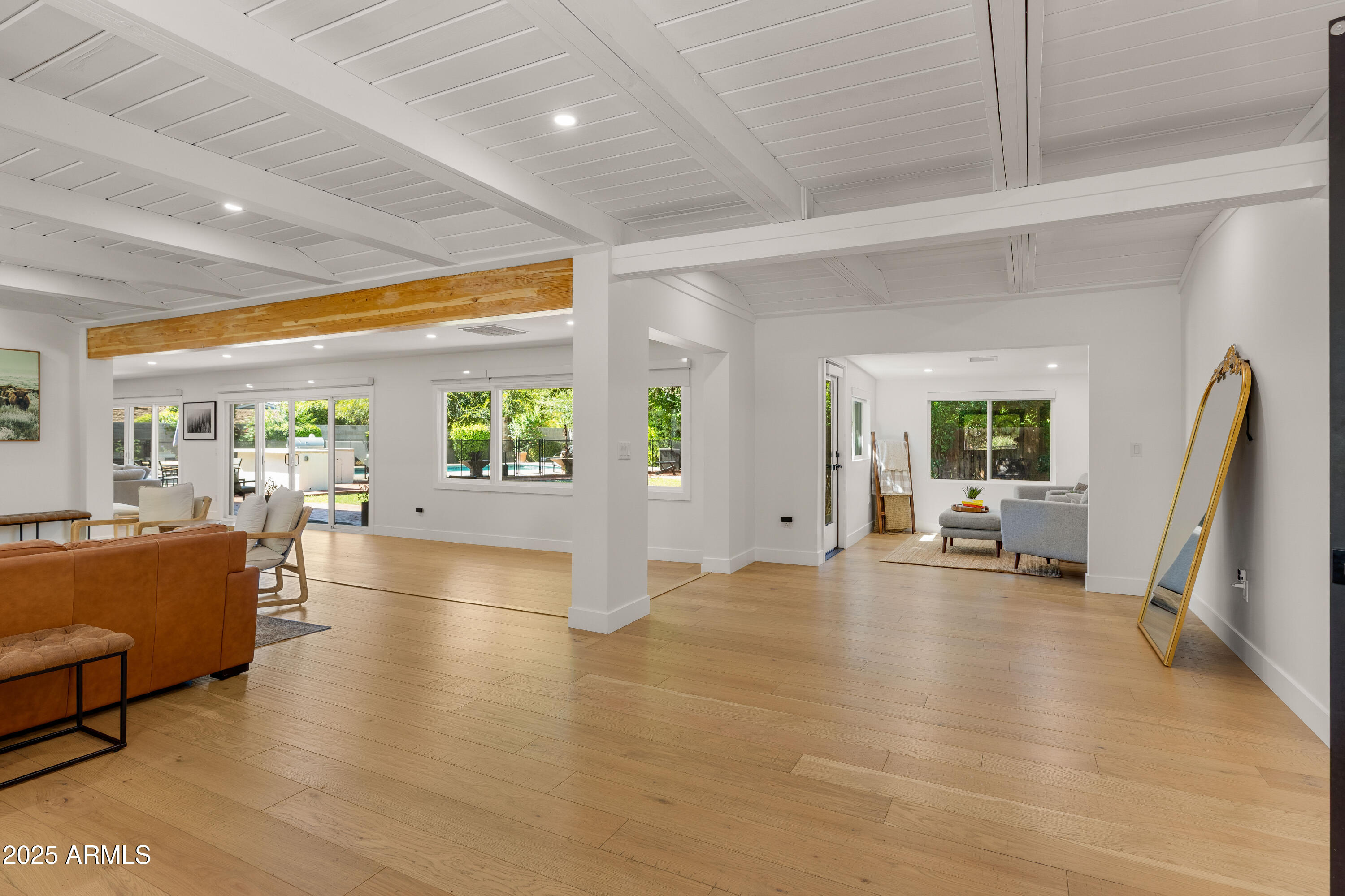 1101 W ROYAL PALM Road