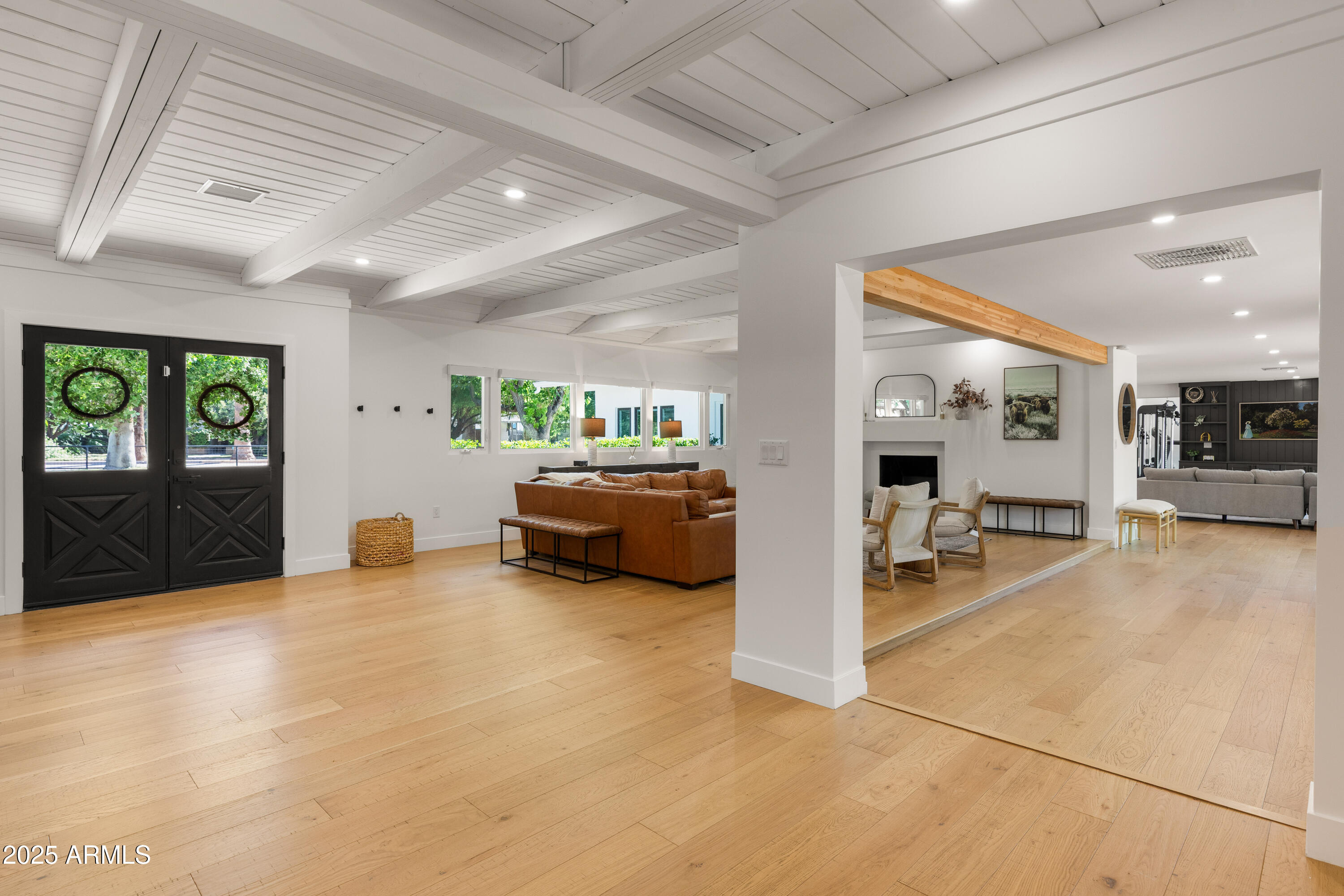 1101 W ROYAL PALM Road
