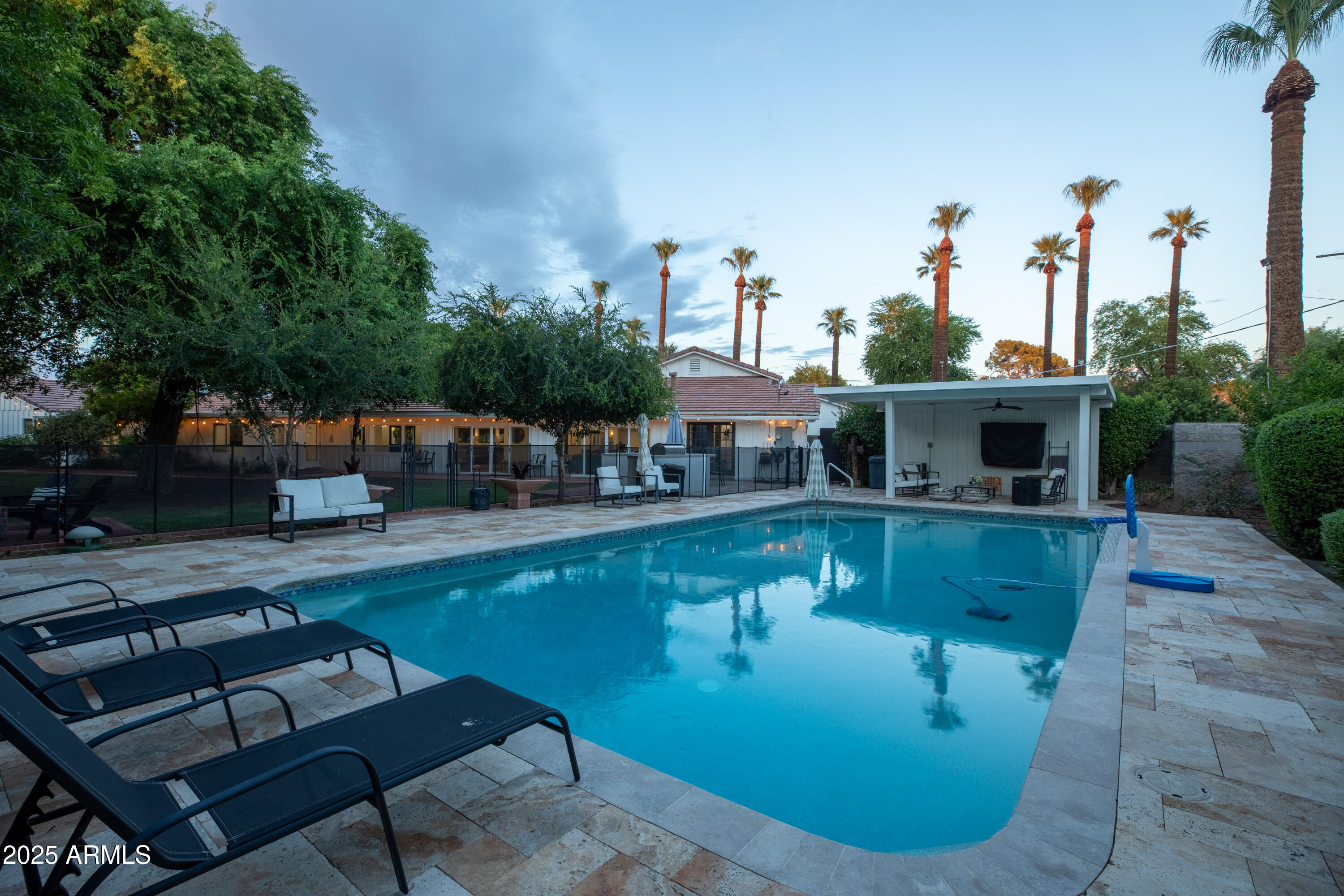 1101 W ROYAL PALM Road