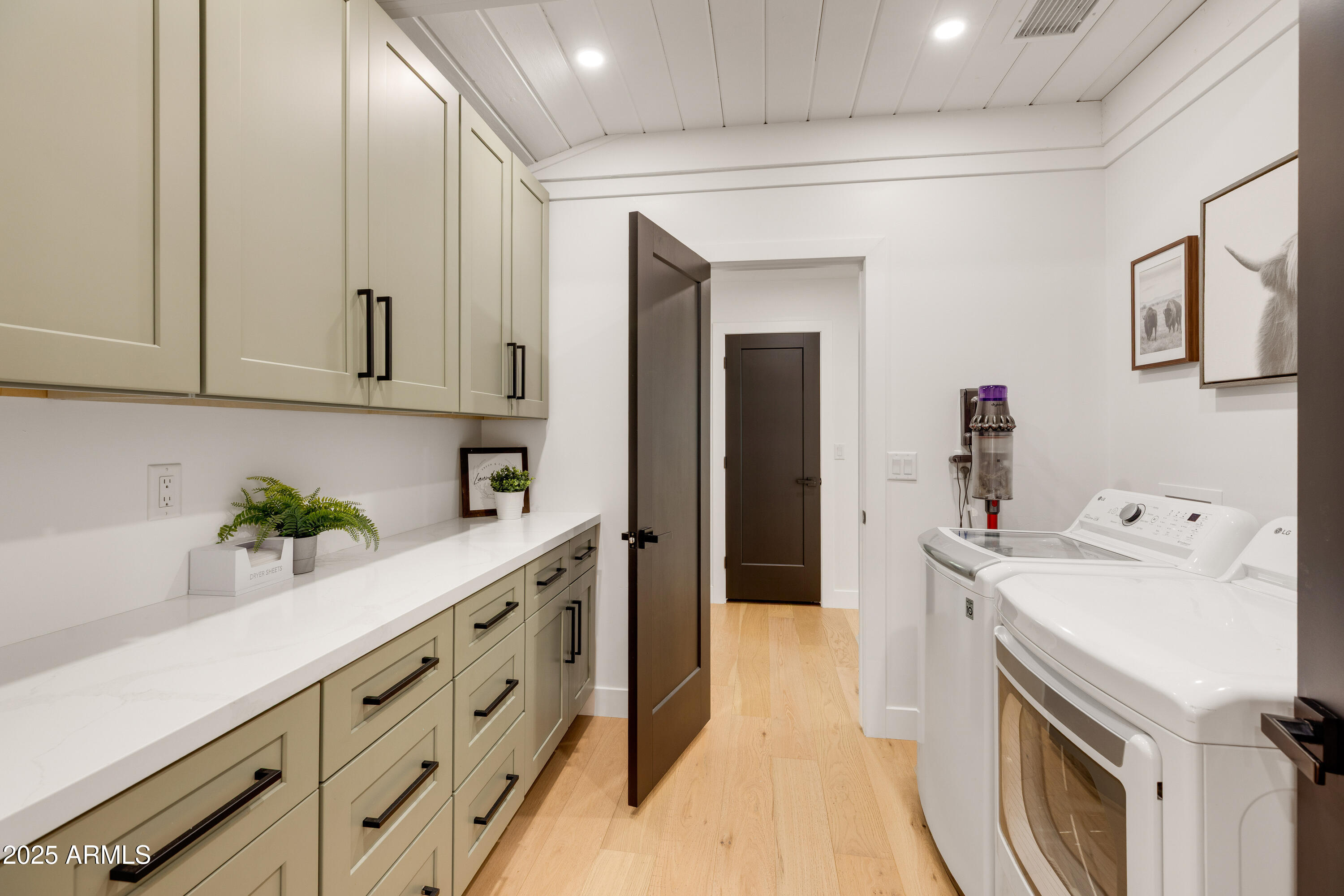 1101 W ROYAL PALM Road