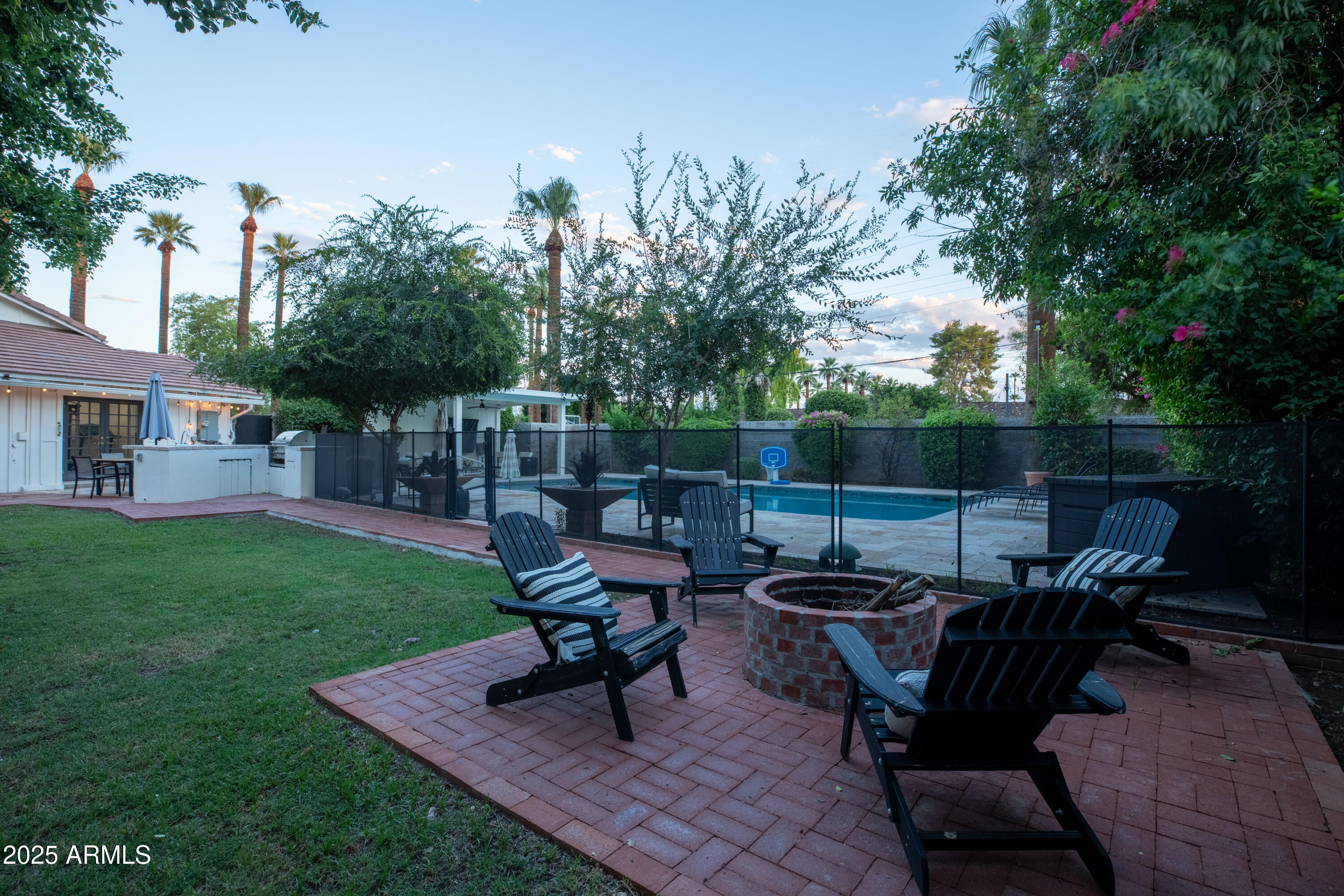 1101 W ROYAL PALM Road