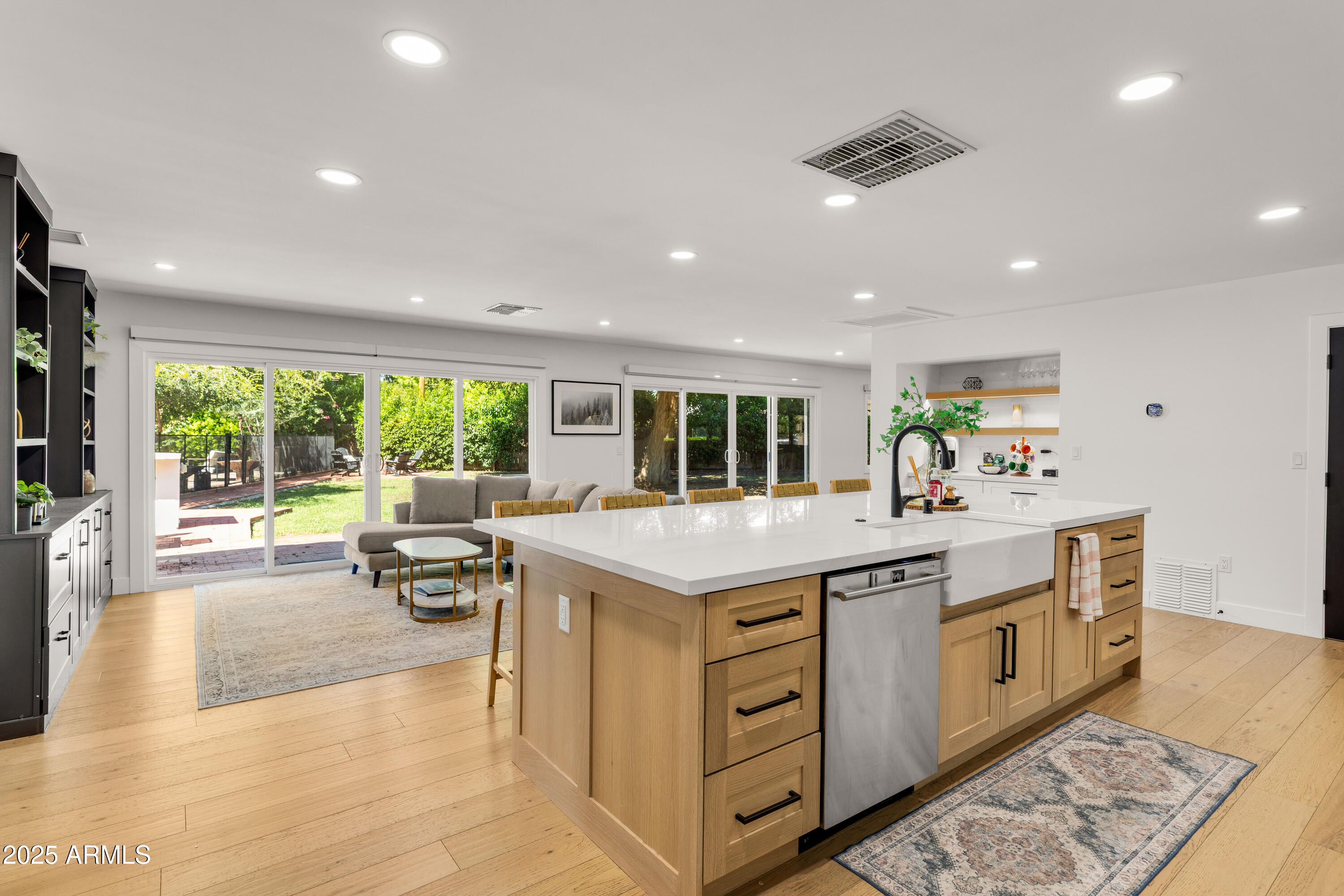 1101 W ROYAL PALM Road