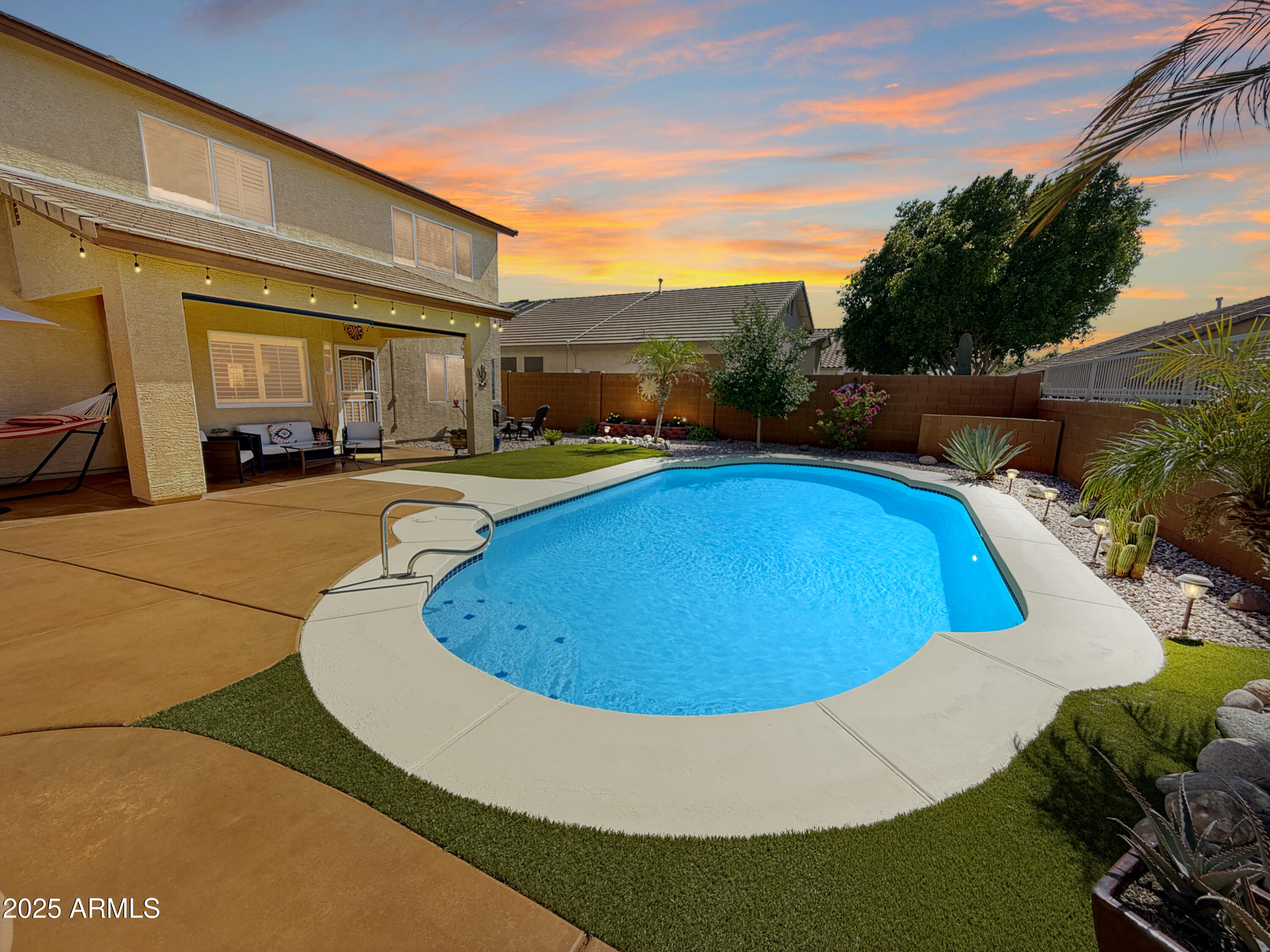 8423 W MARY ANN Drive