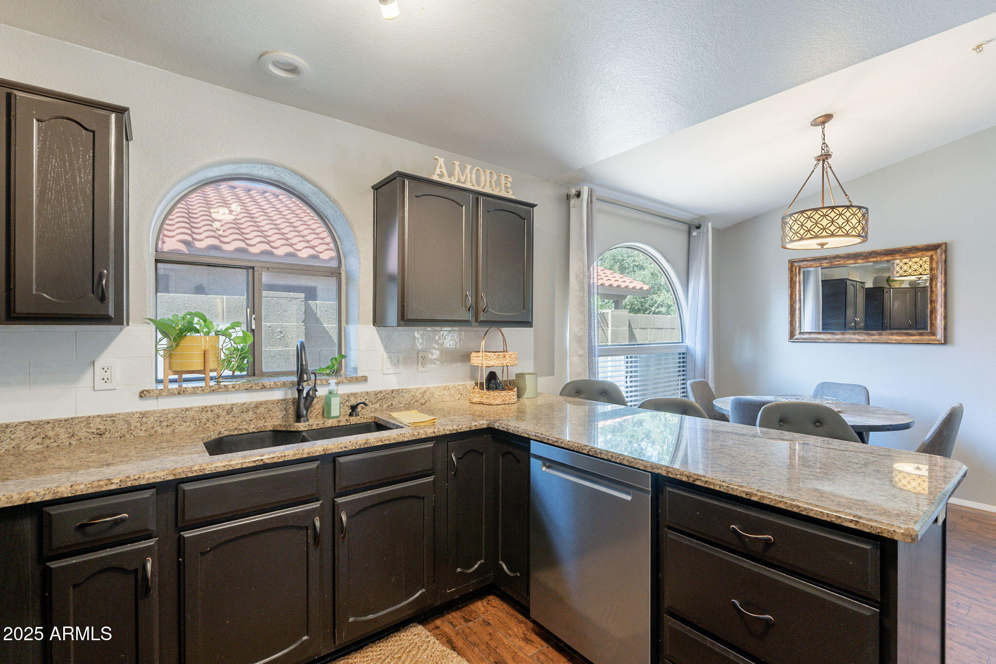 8846 E WINDROSE Drive