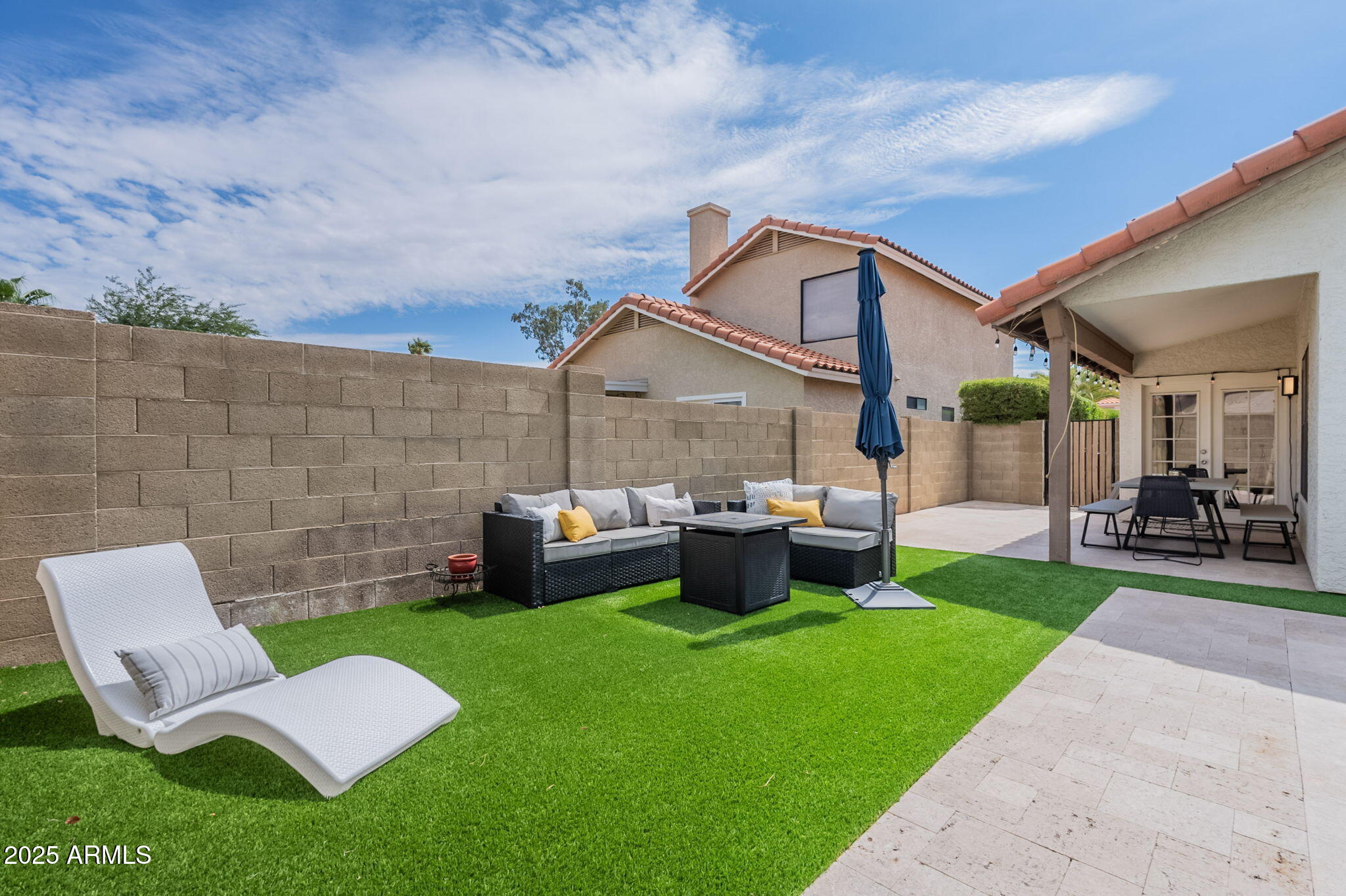 8846 E WINDROSE Drive