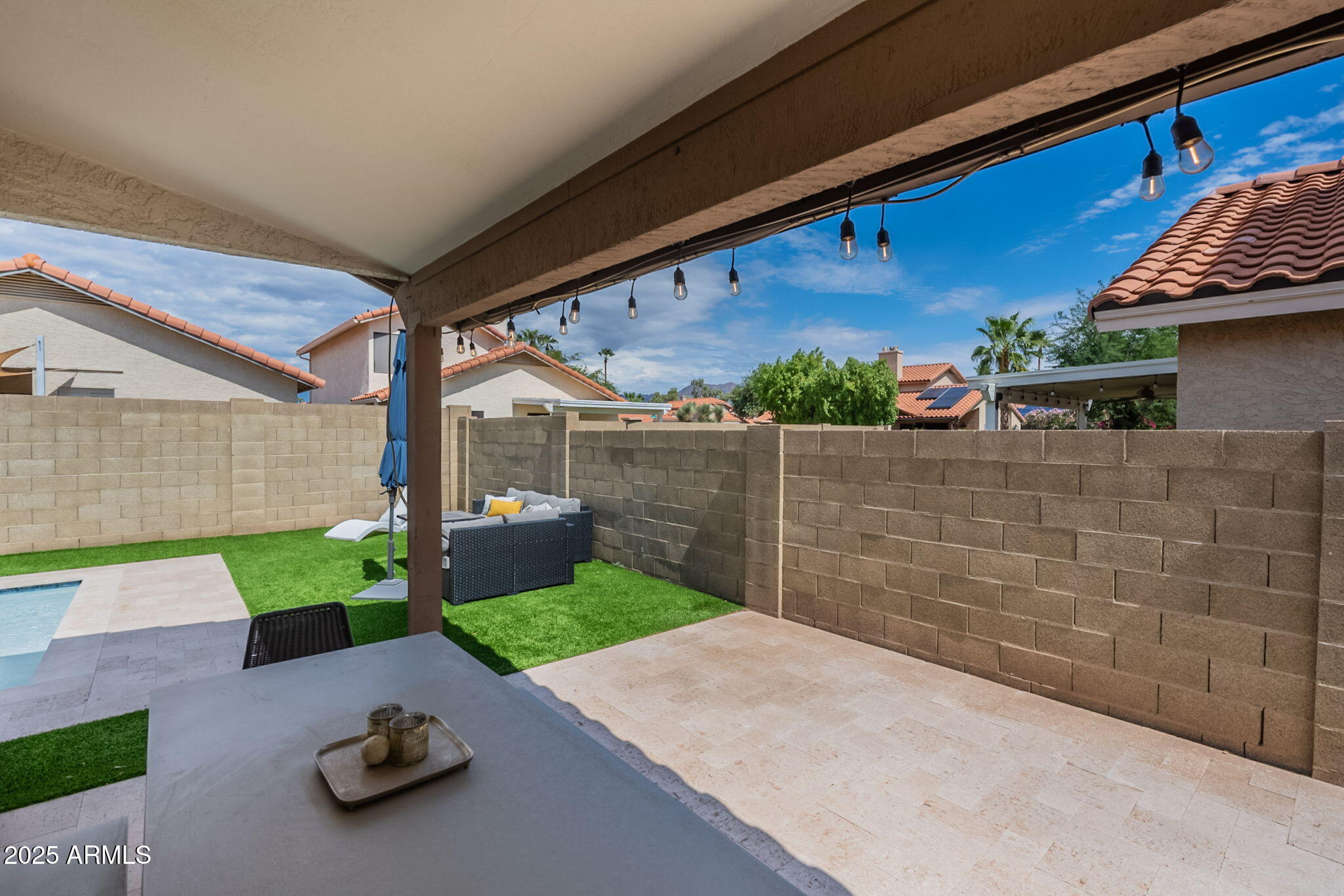8846 E WINDROSE Drive