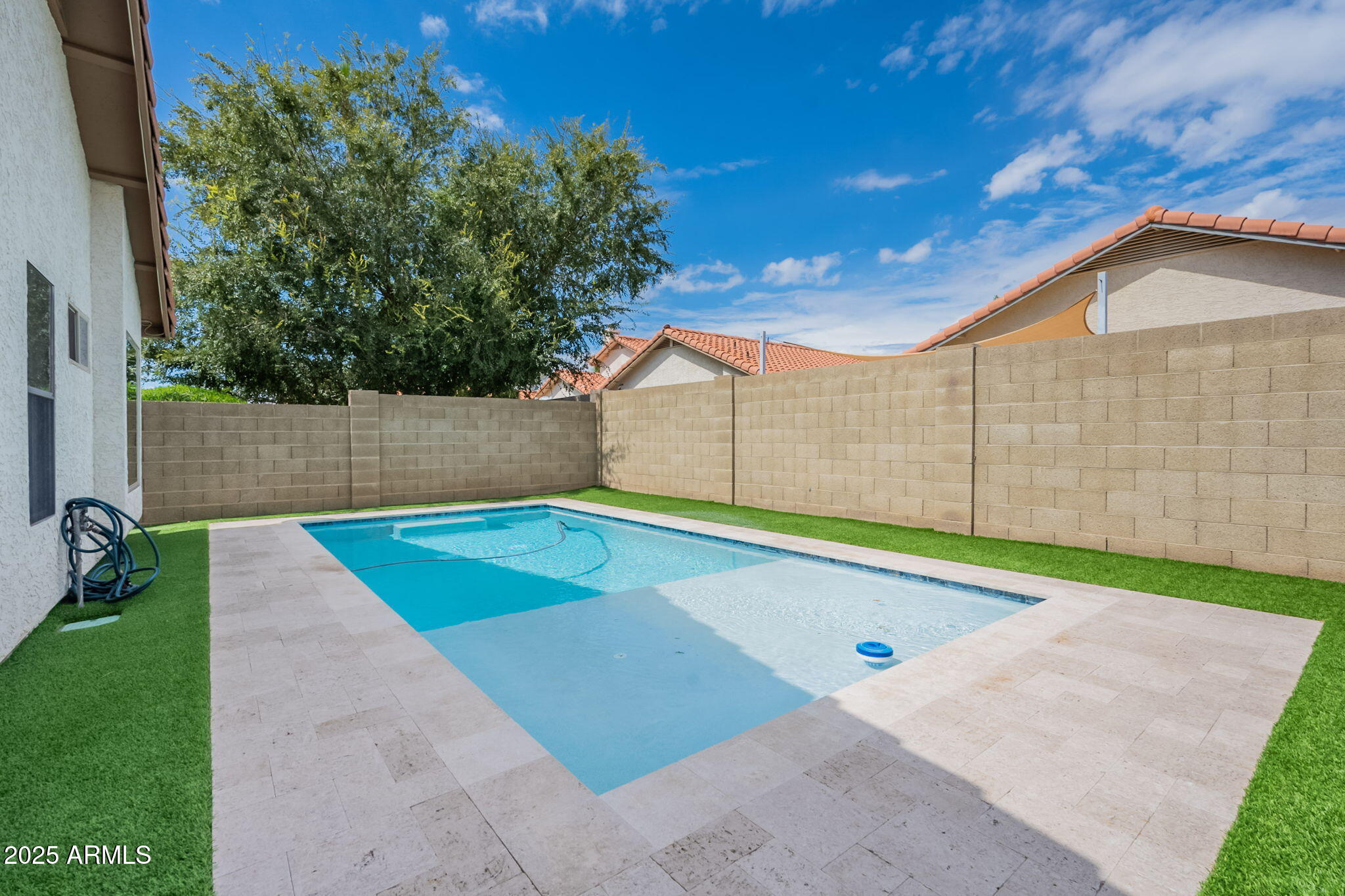8846 E WINDROSE Drive