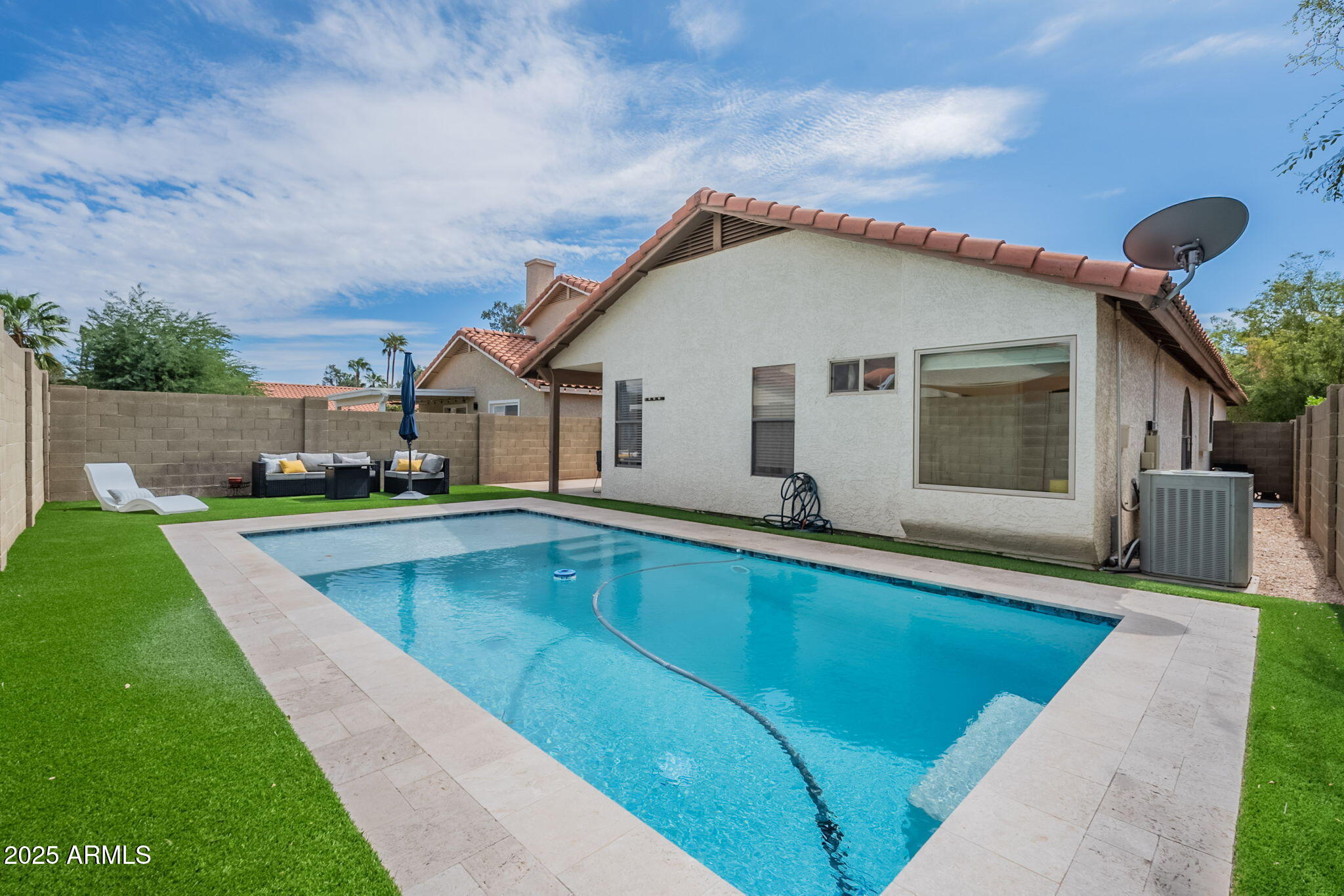 8846 E WINDROSE Drive