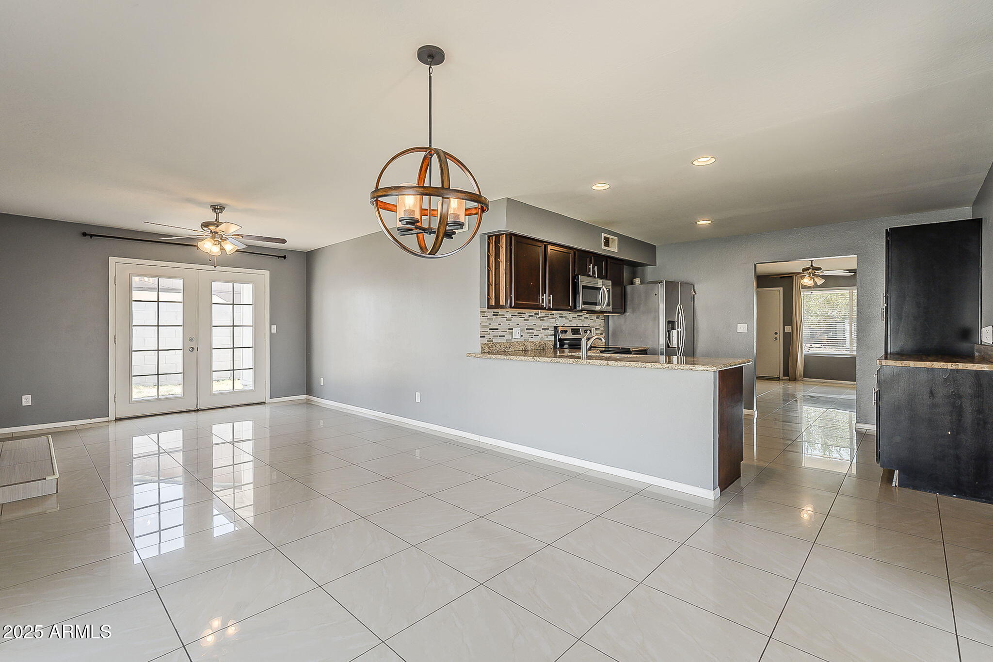 834 W JULIE Drive