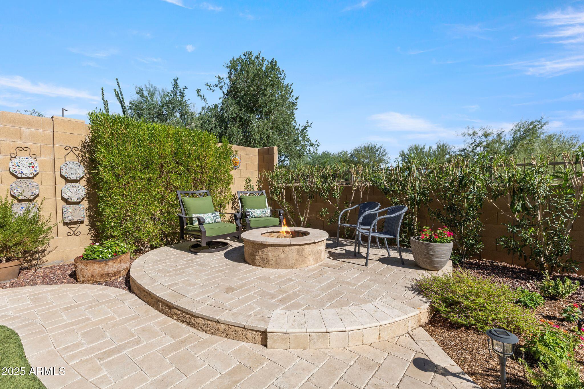 1849 W BUCKHORN Trail