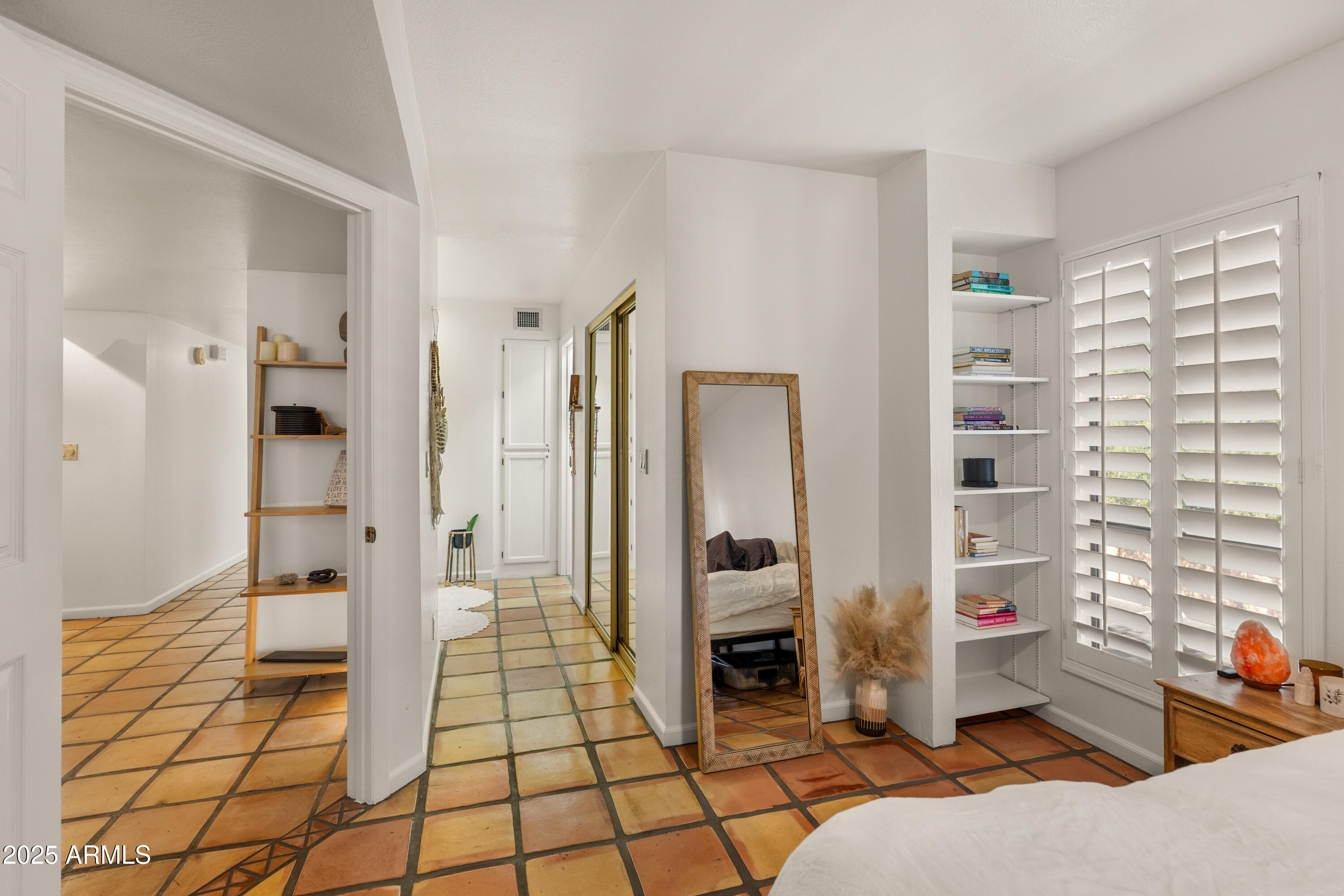 8651 E ROYAL PALM Road, 208, Scottsdale Unit: 208