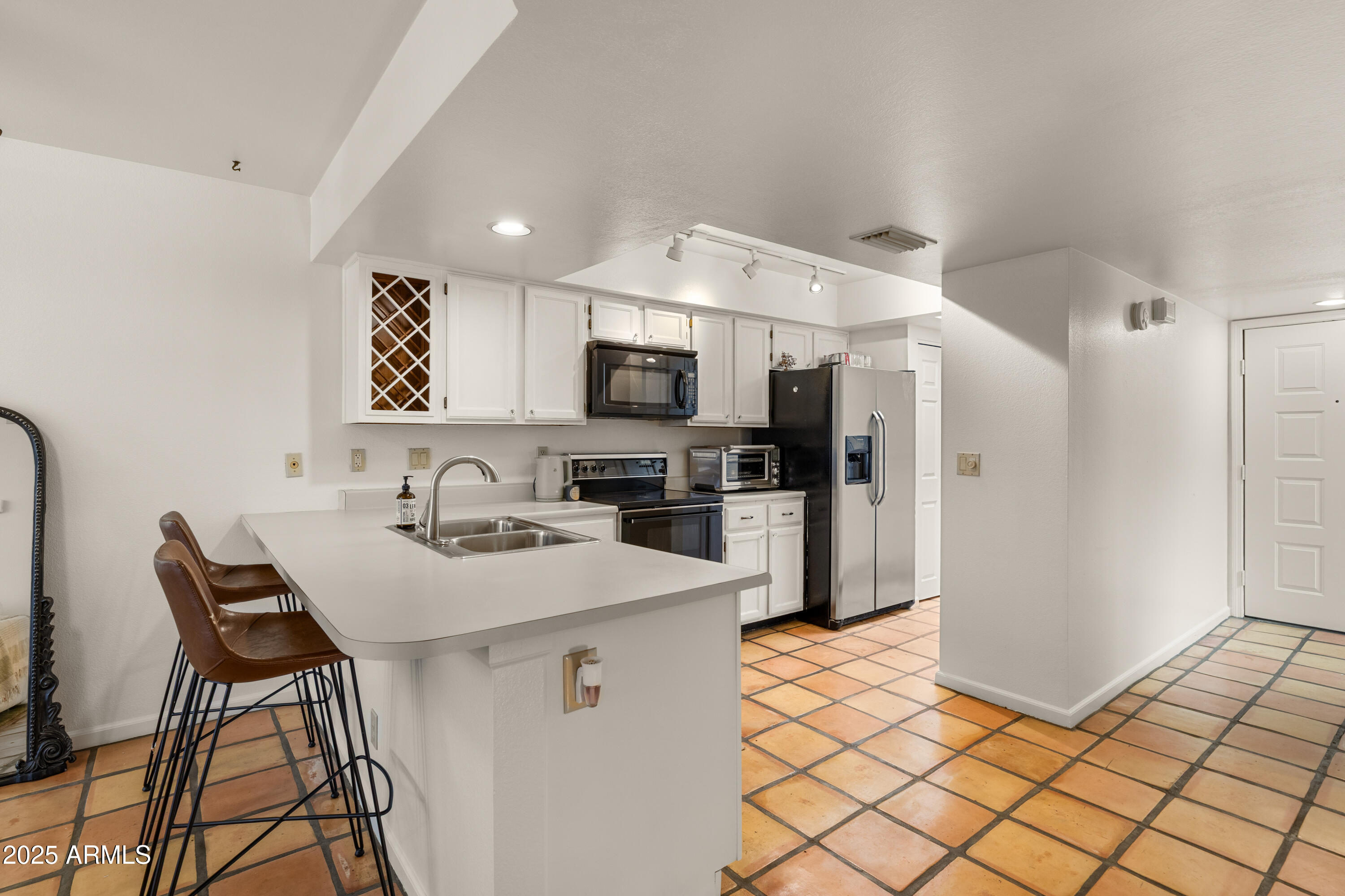 8651 E ROYAL PALM Road, 208, Scottsdale Unit: 208