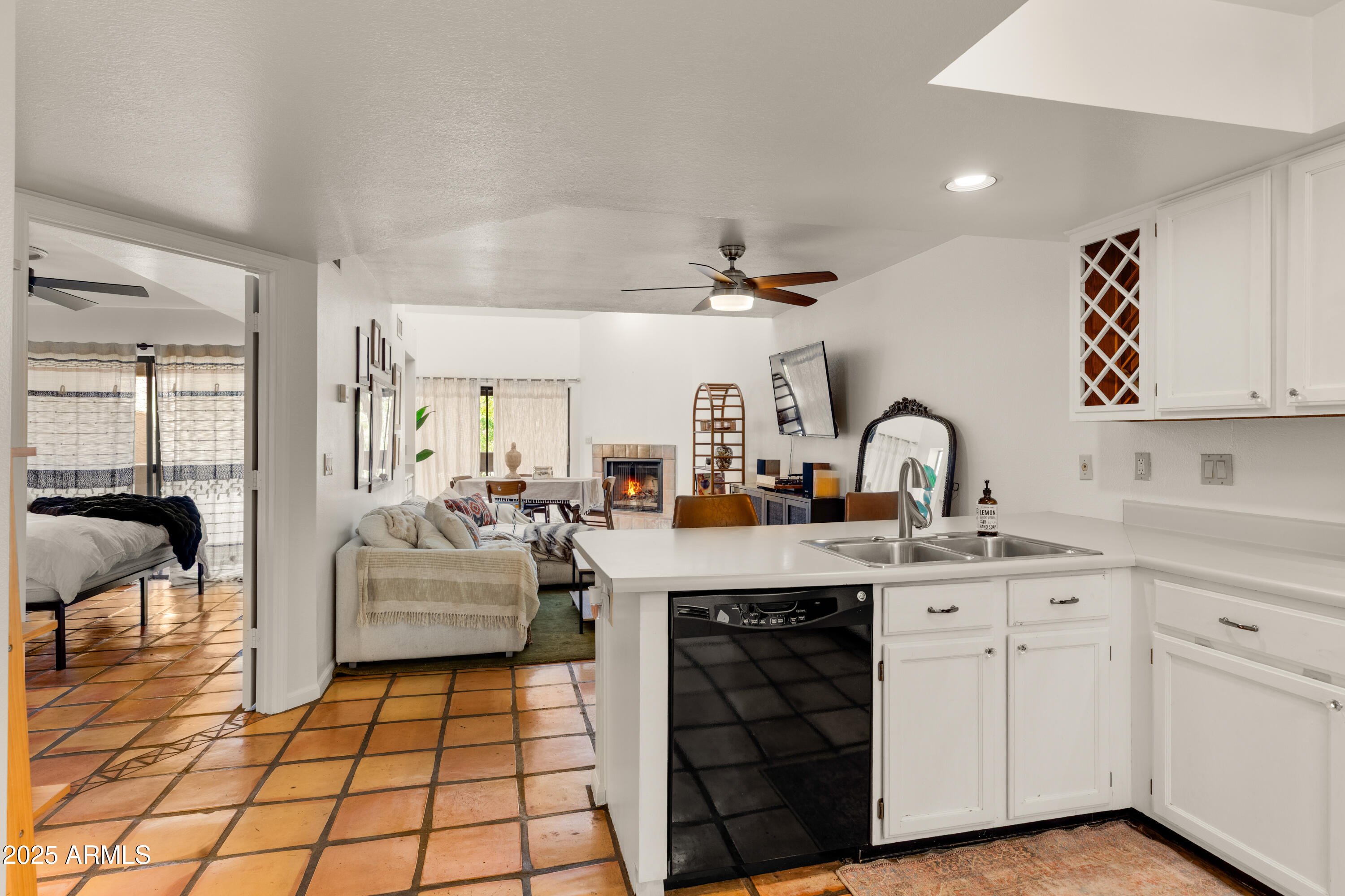 8651 E ROYAL PALM Road, 208, Scottsdale Unit: 208