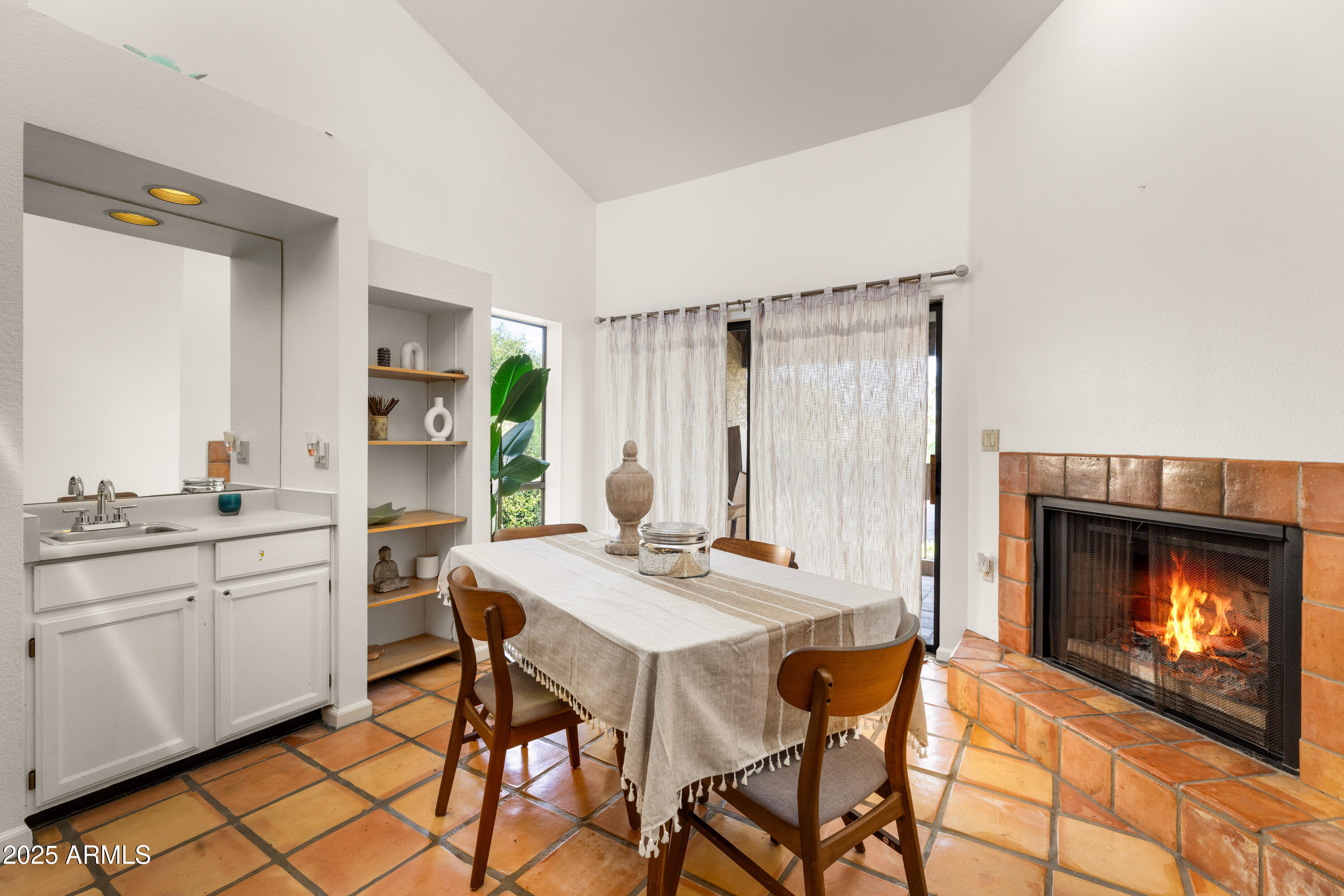 8651 E ROYAL PALM Road, 208, Scottsdale Unit: 208