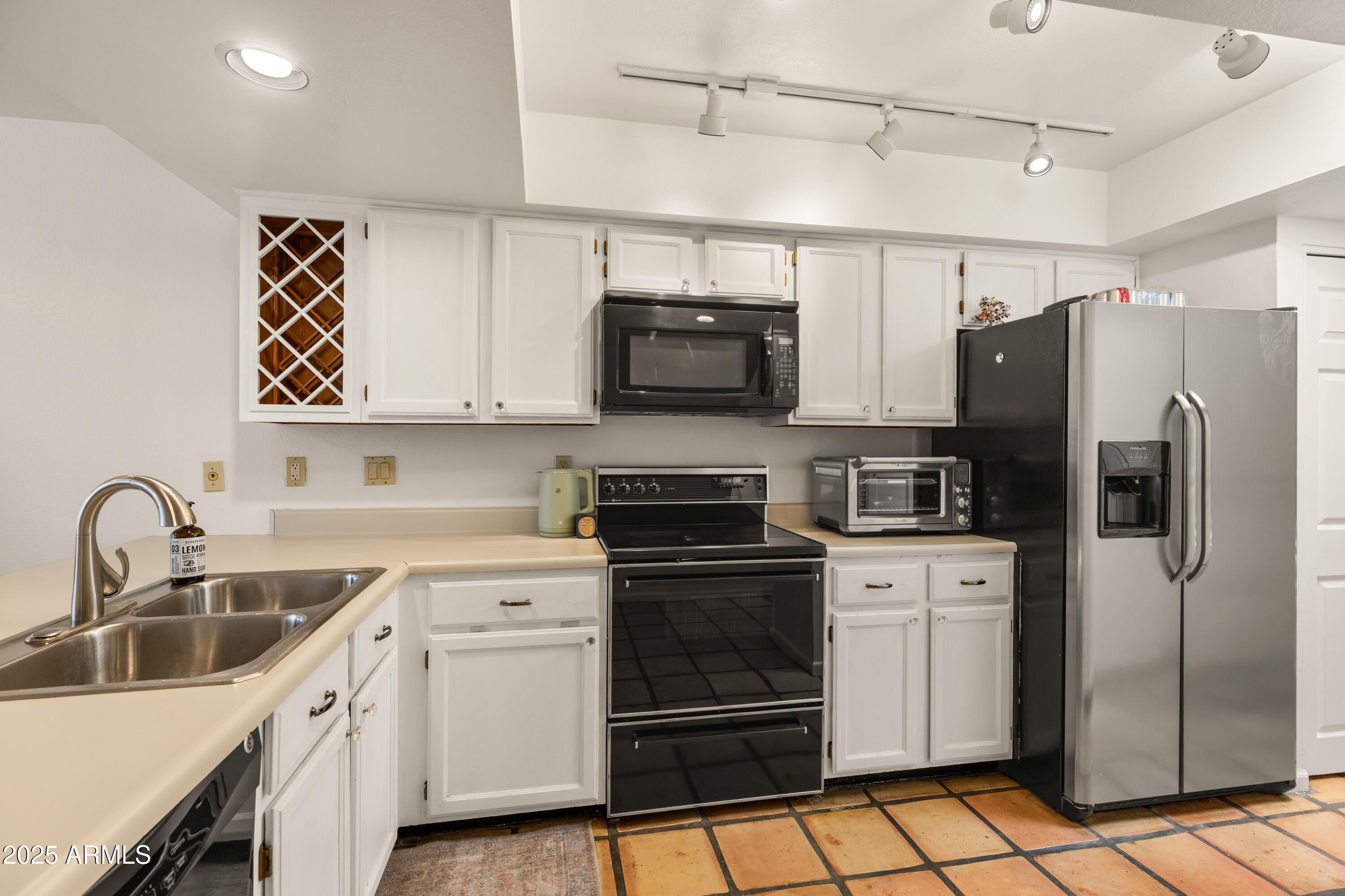 8651 E ROYAL PALM Road, 208, Scottsdale Unit: 208