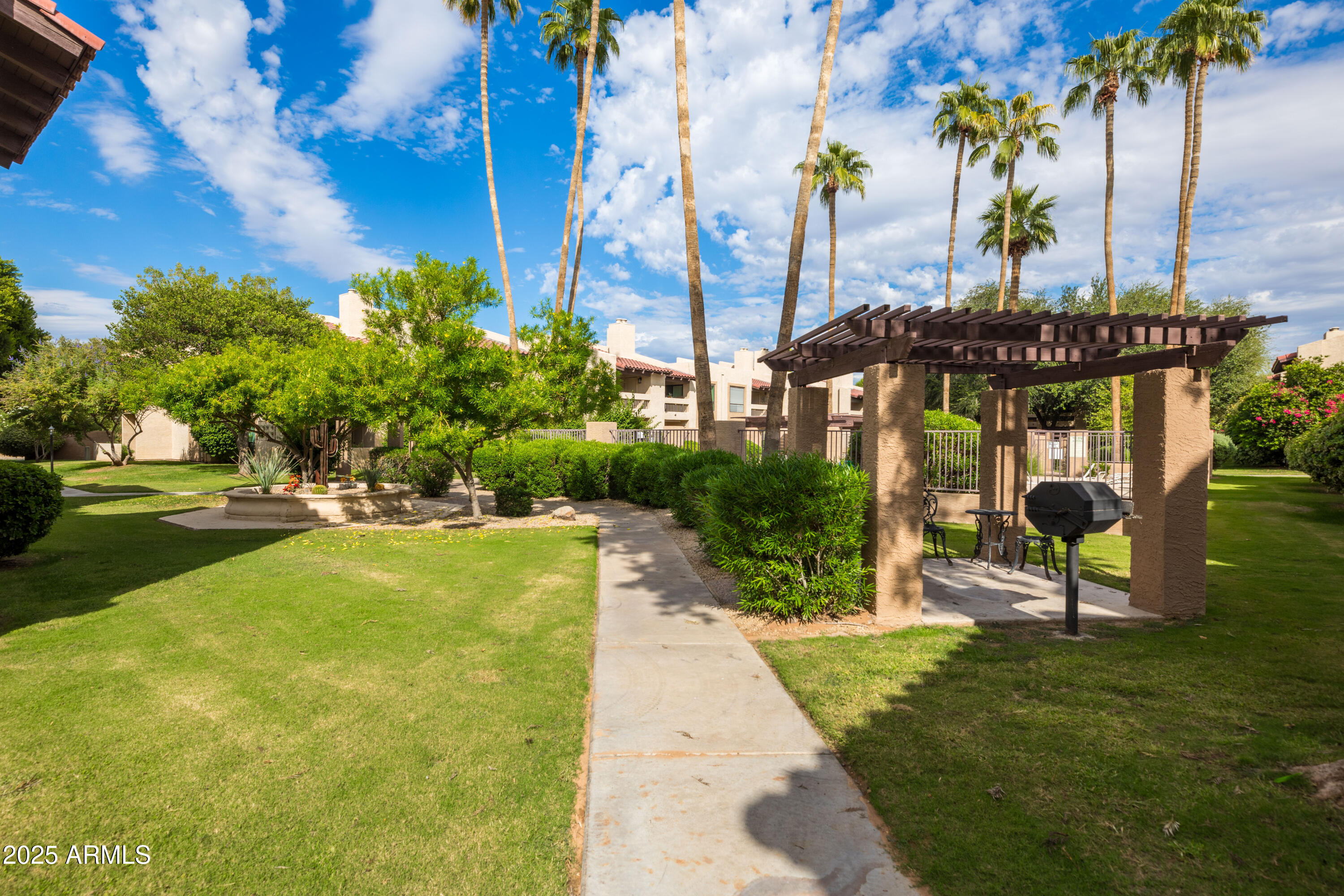8651 E ROYAL PALM Road, 208, Scottsdale Unit: 208