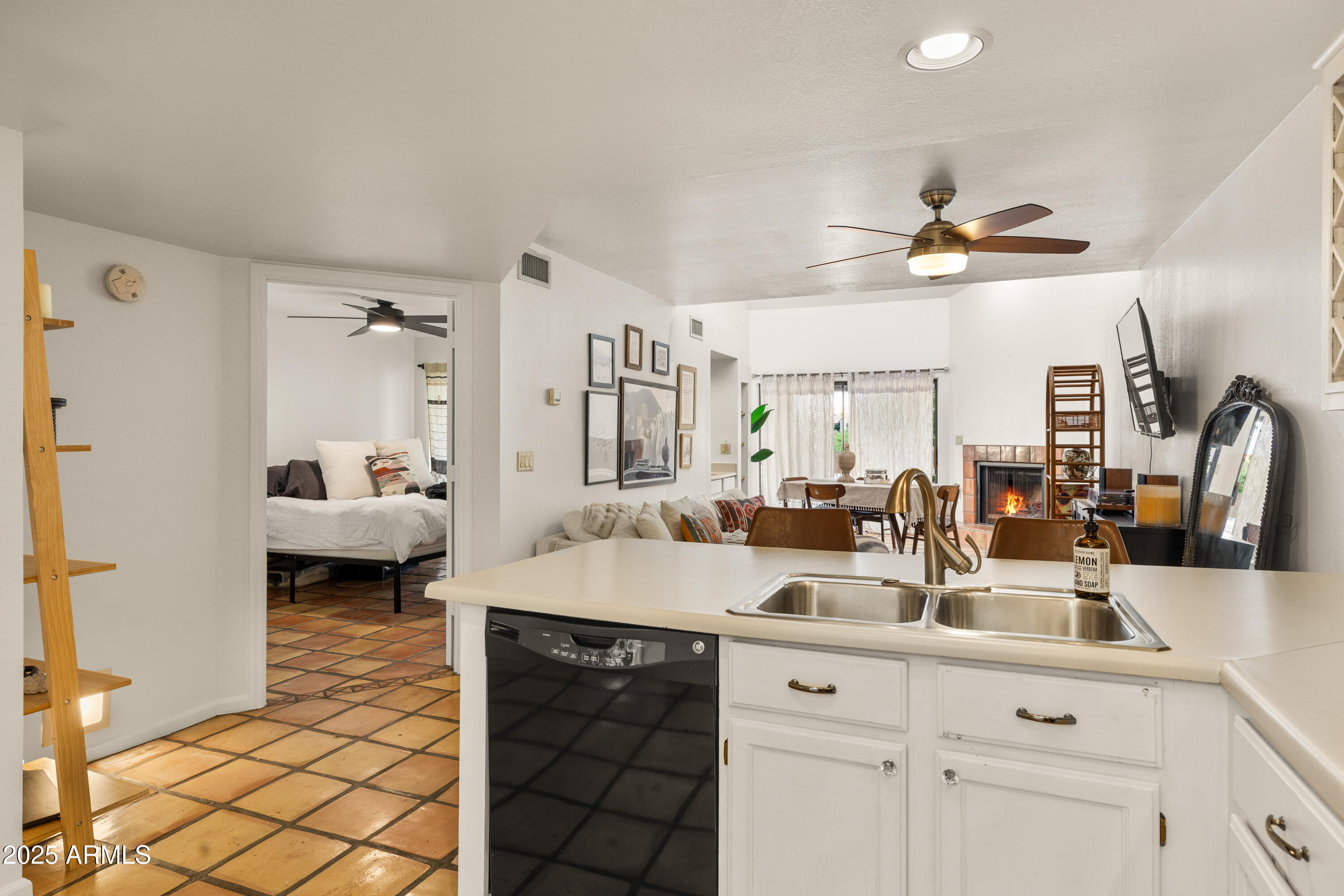 8651 E ROYAL PALM Road, 208, Scottsdale Unit: 208