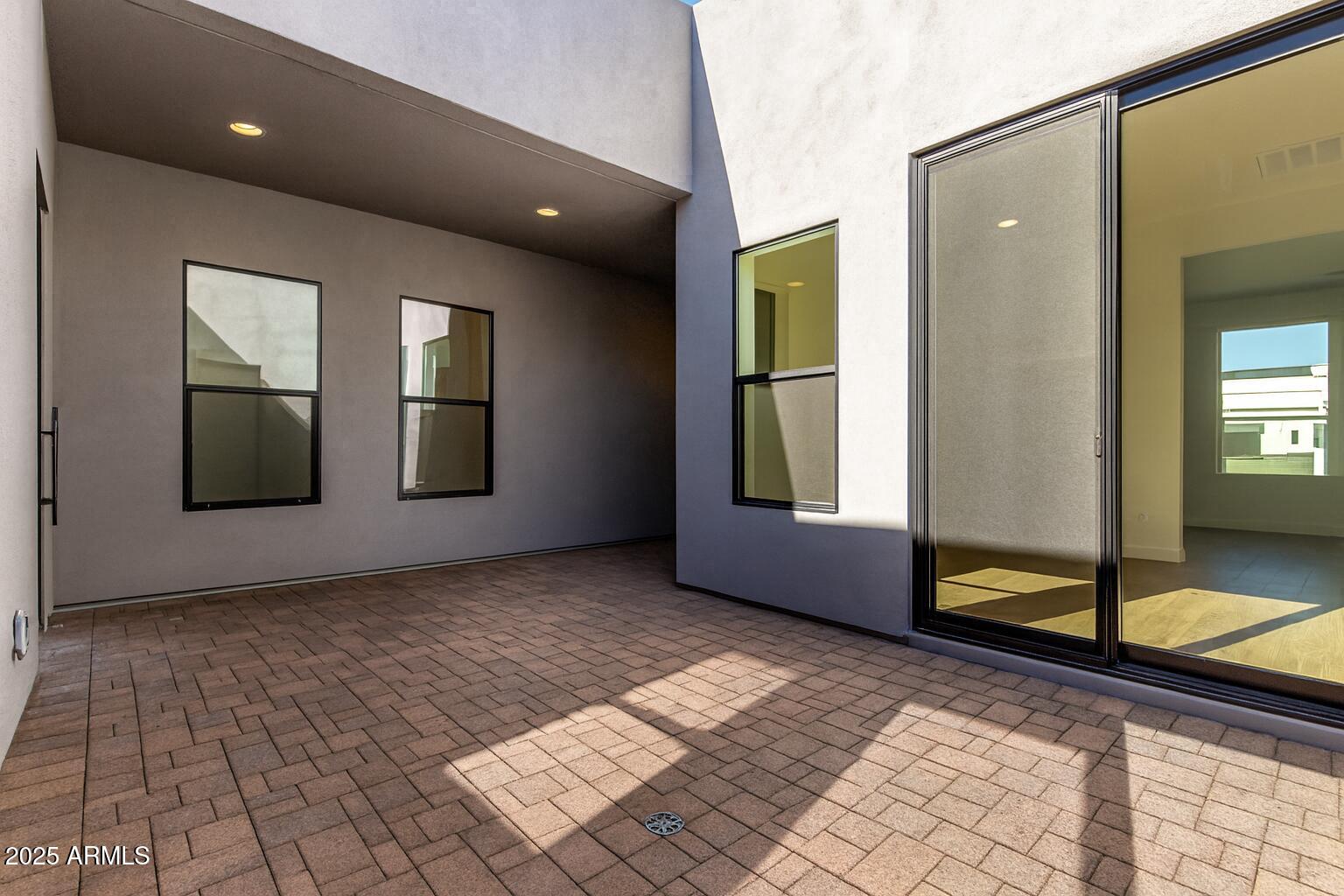 5721 E RANCHO CALIENTE Drive