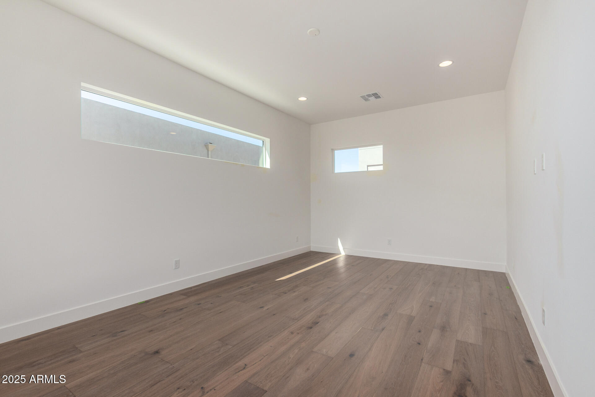 5721 E RANCHO CALIENTE Drive