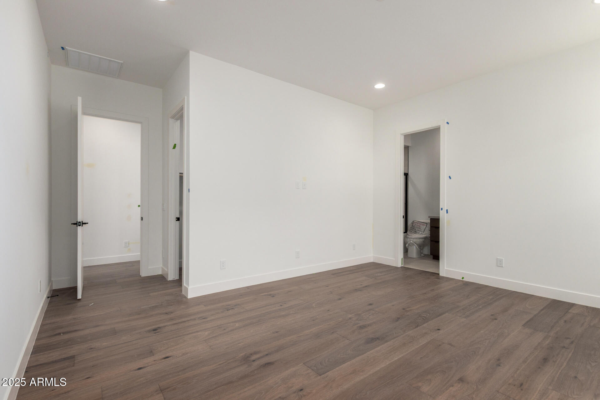 5721 E RANCHO CALIENTE Drive