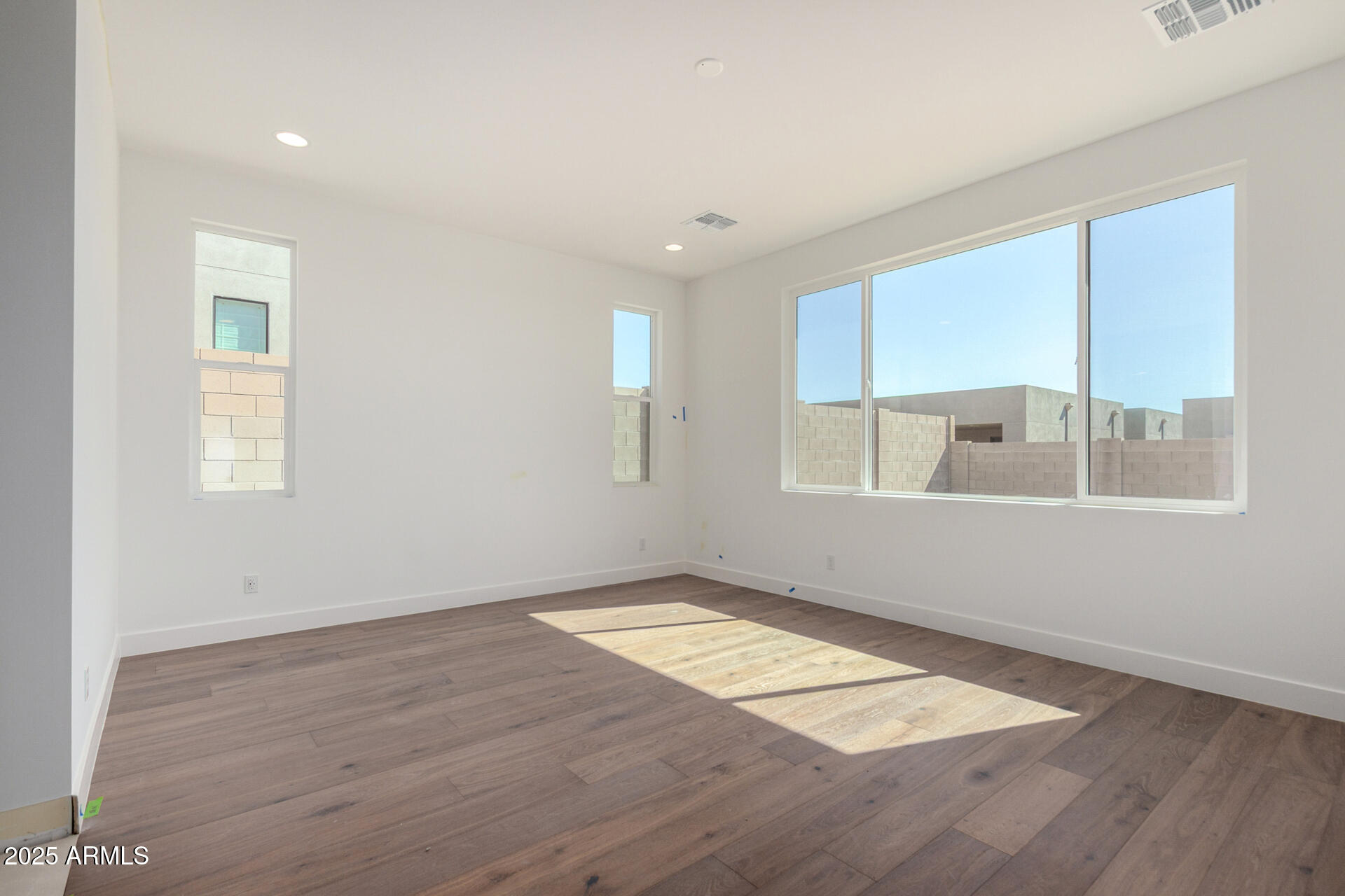 5721 E RANCHO CALIENTE Drive