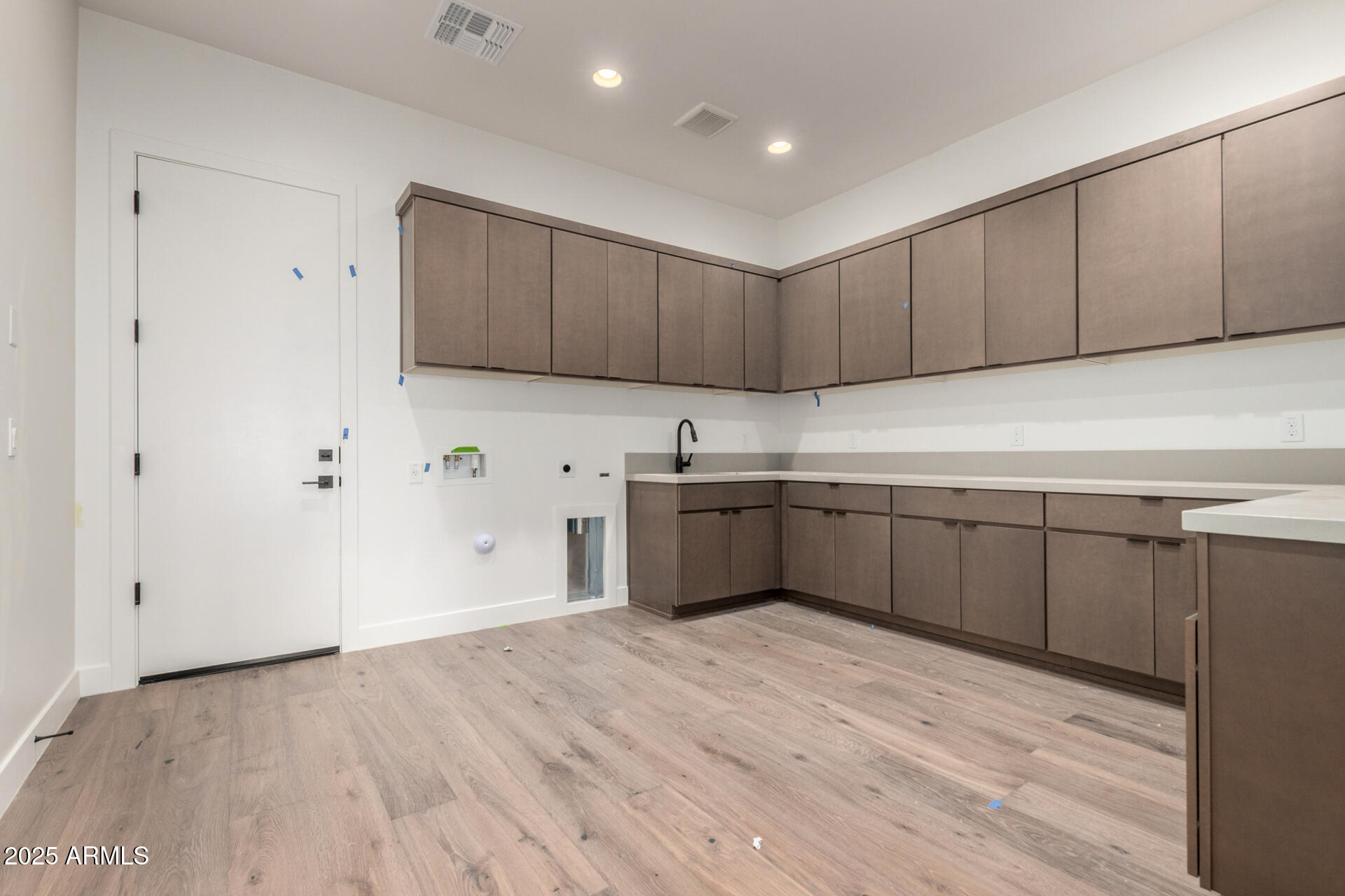 5721 E RANCHO CALIENTE Drive