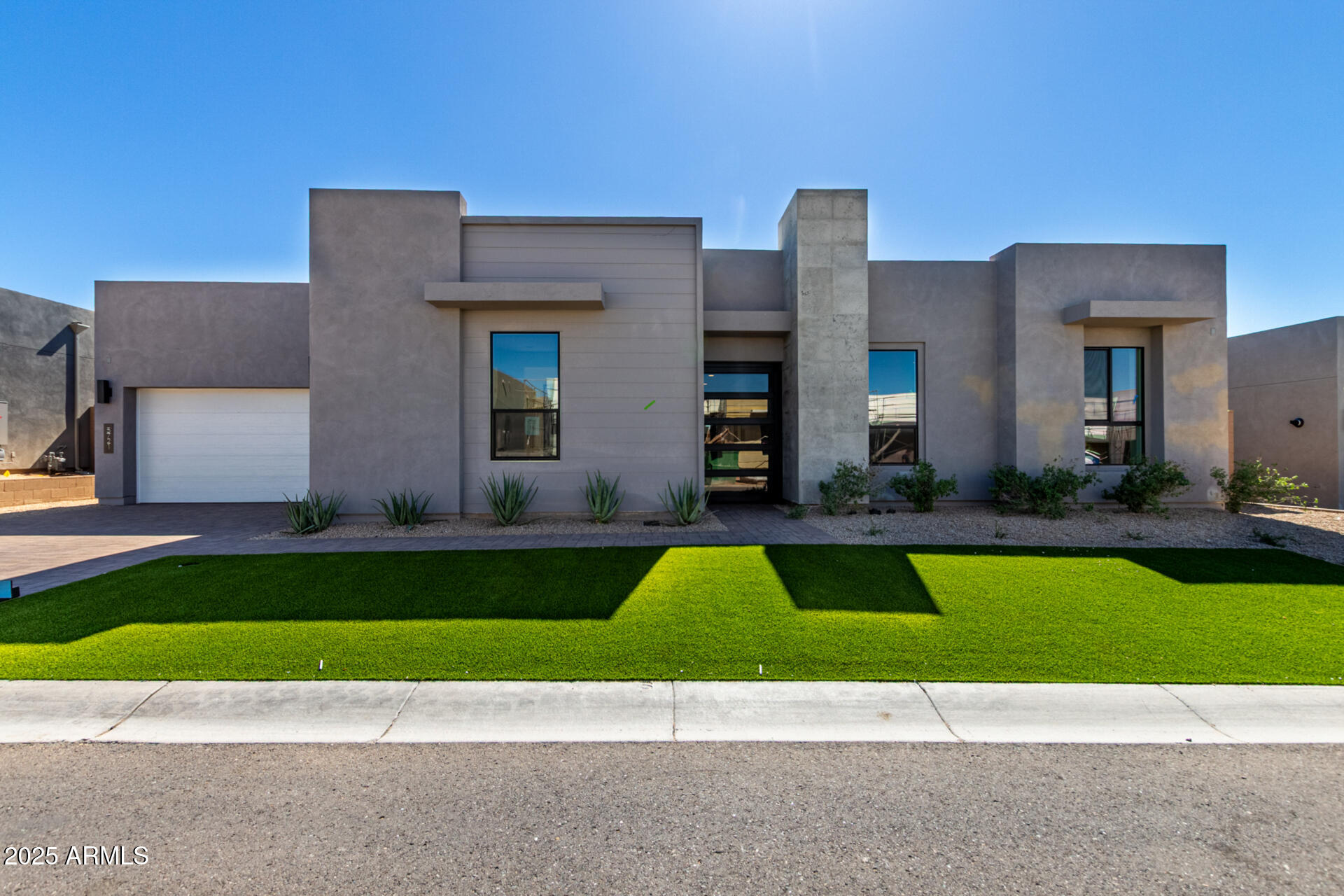 5721 E RANCHO CALIENTE Drive