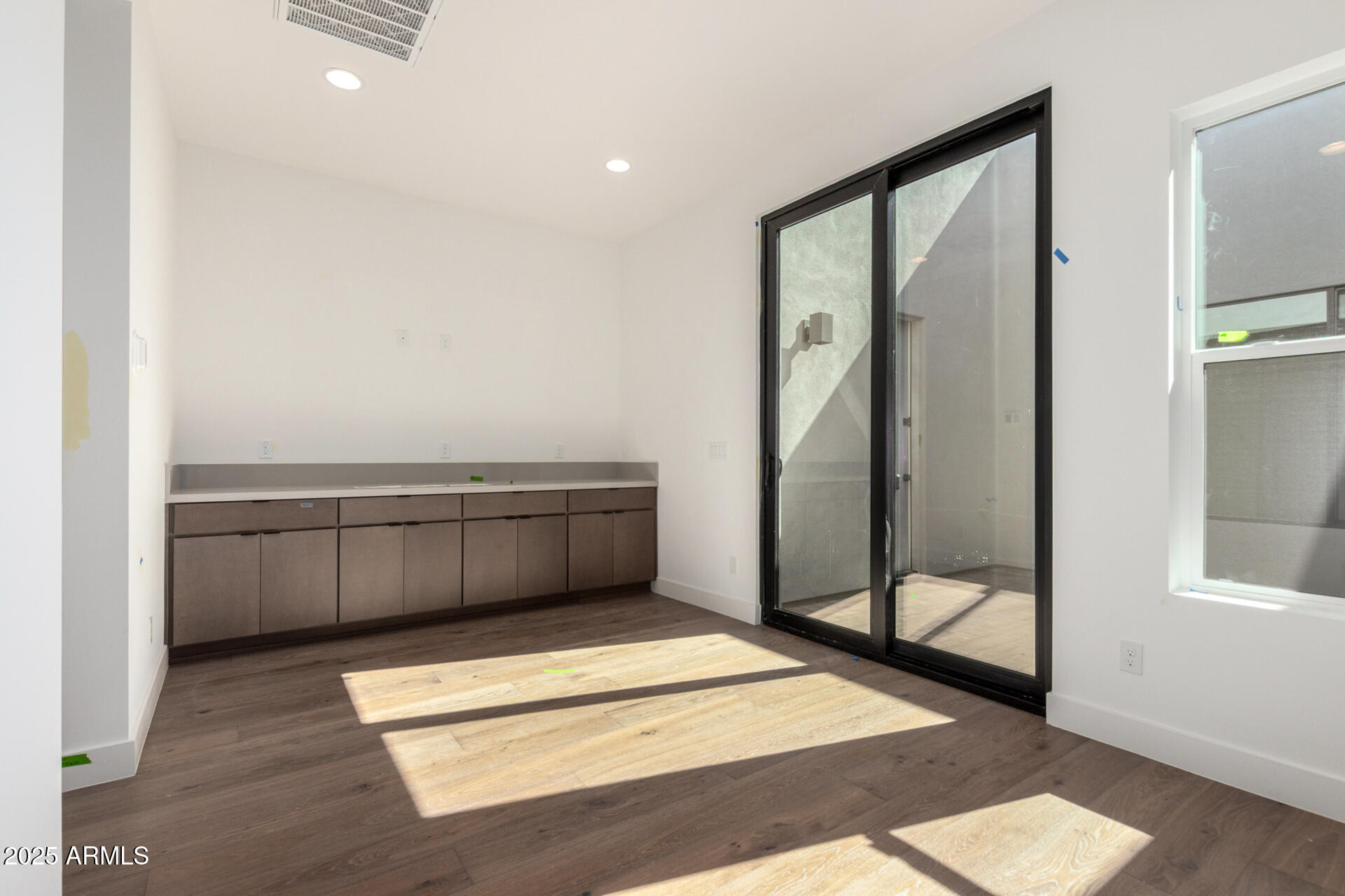 5721 E RANCHO CALIENTE Drive