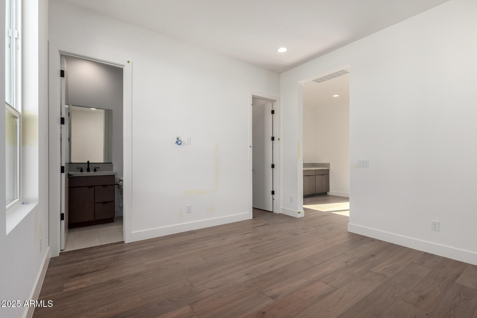 5721 E RANCHO CALIENTE Drive