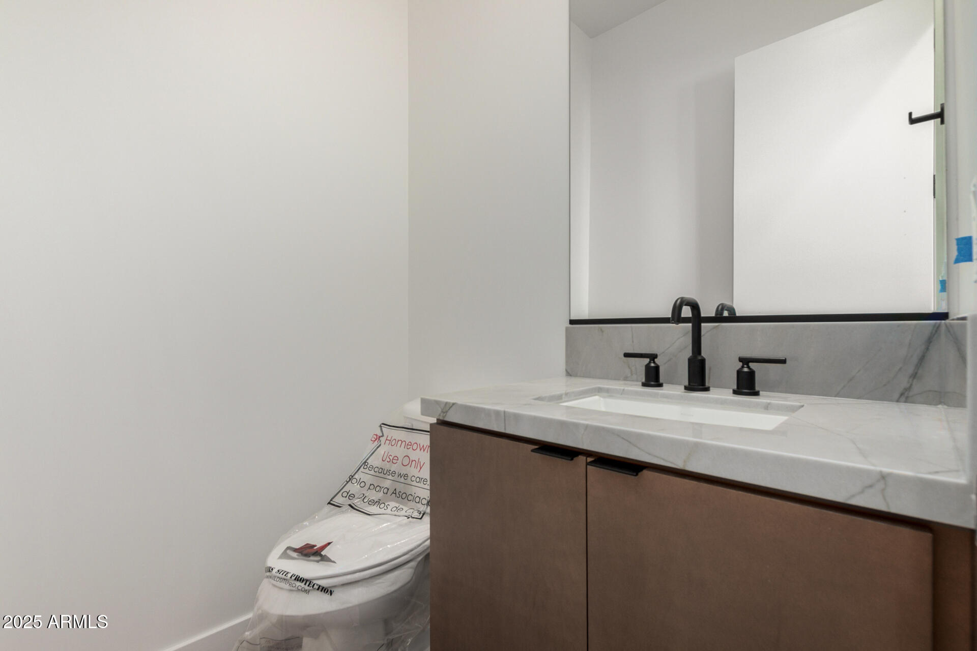 5721 E RANCHO CALIENTE Drive