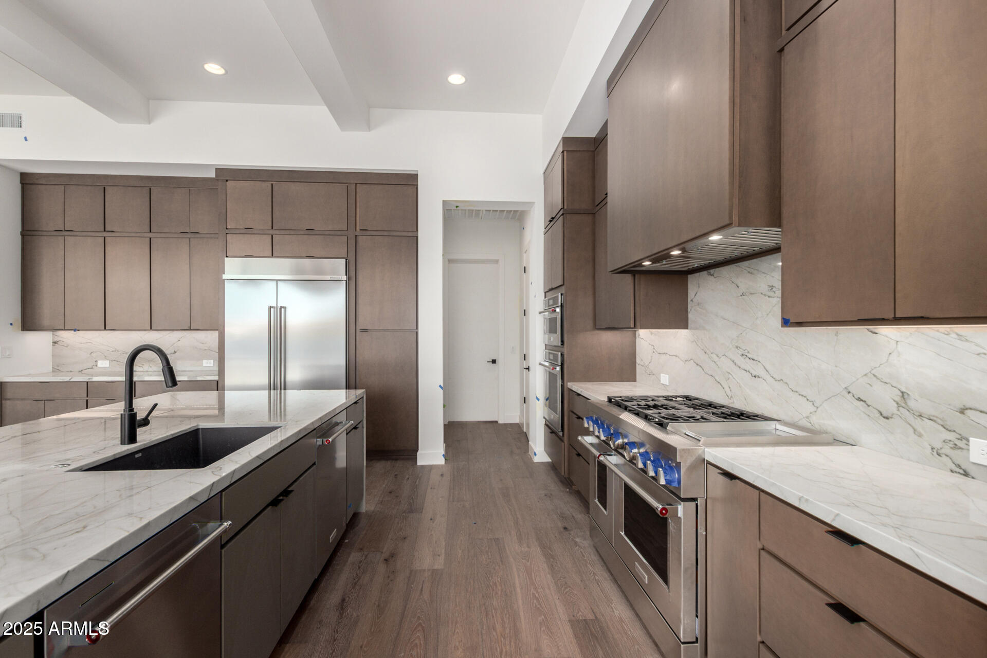 5721 E RANCHO CALIENTE Drive