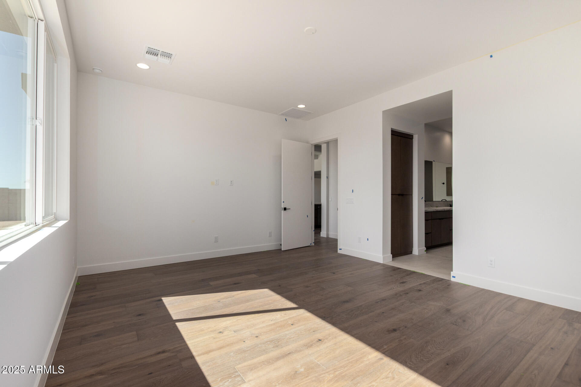 5721 E RANCHO CALIENTE Drive