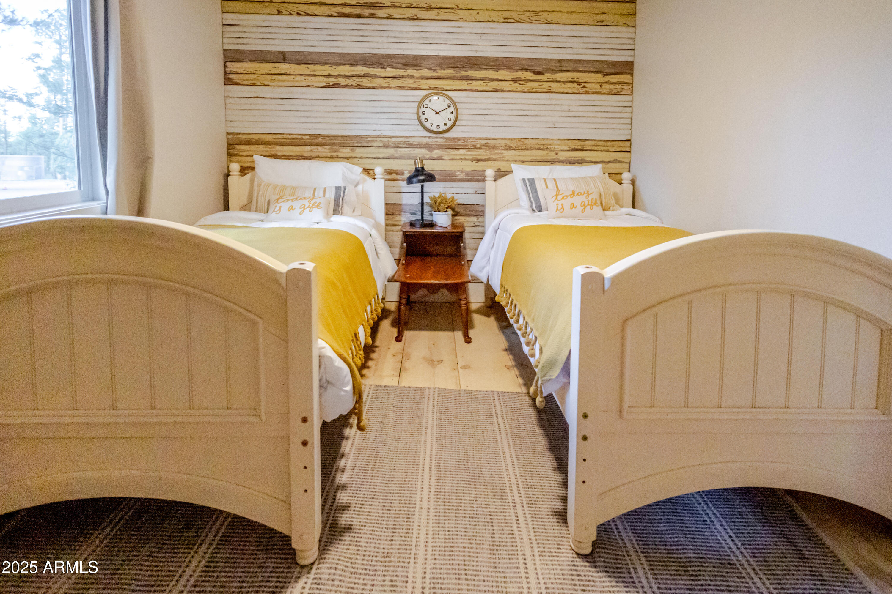 6385 W WHITE MOUNTAIN Boulevard