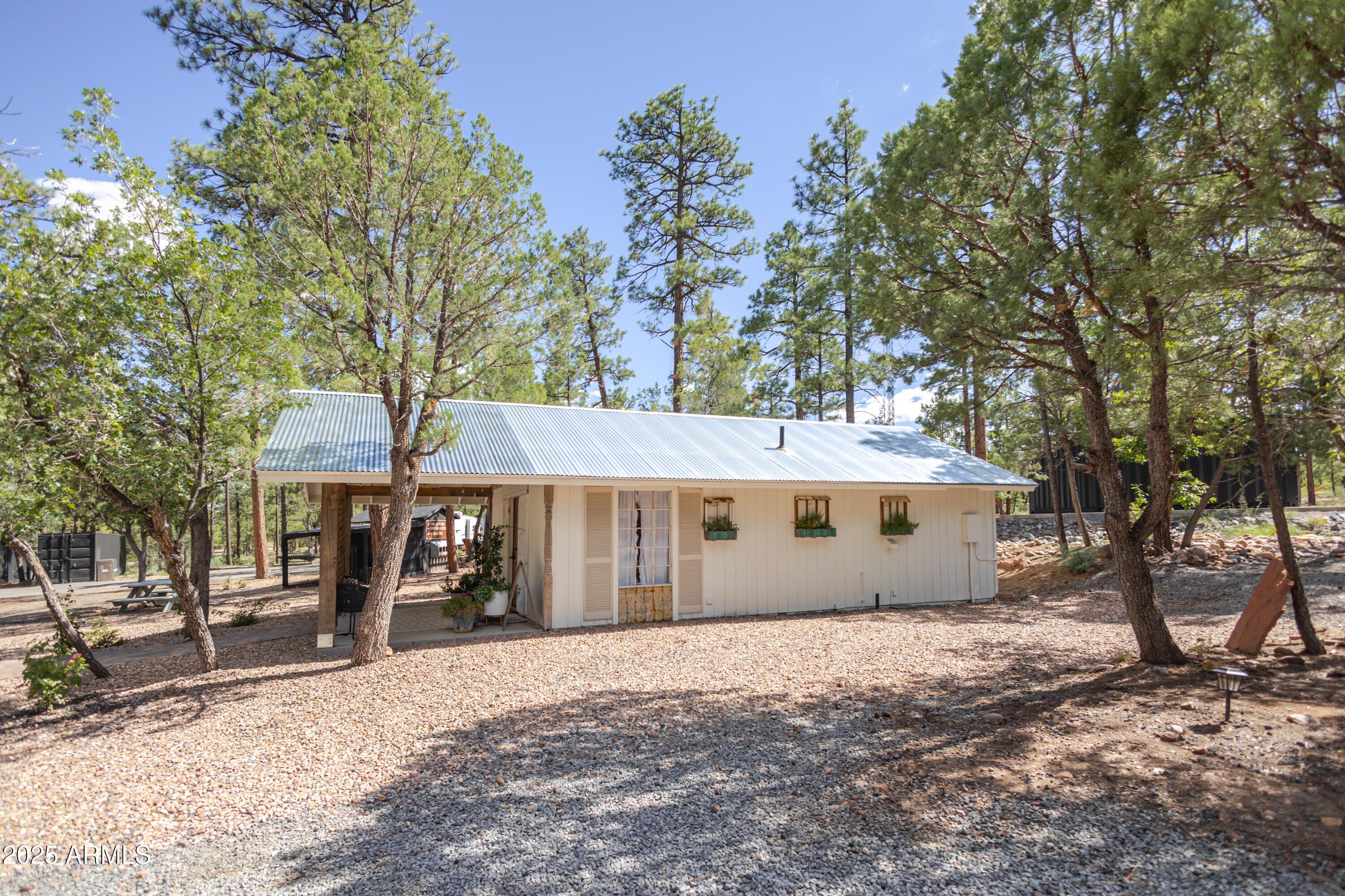 6385 W WHITE MOUNTAIN Boulevard