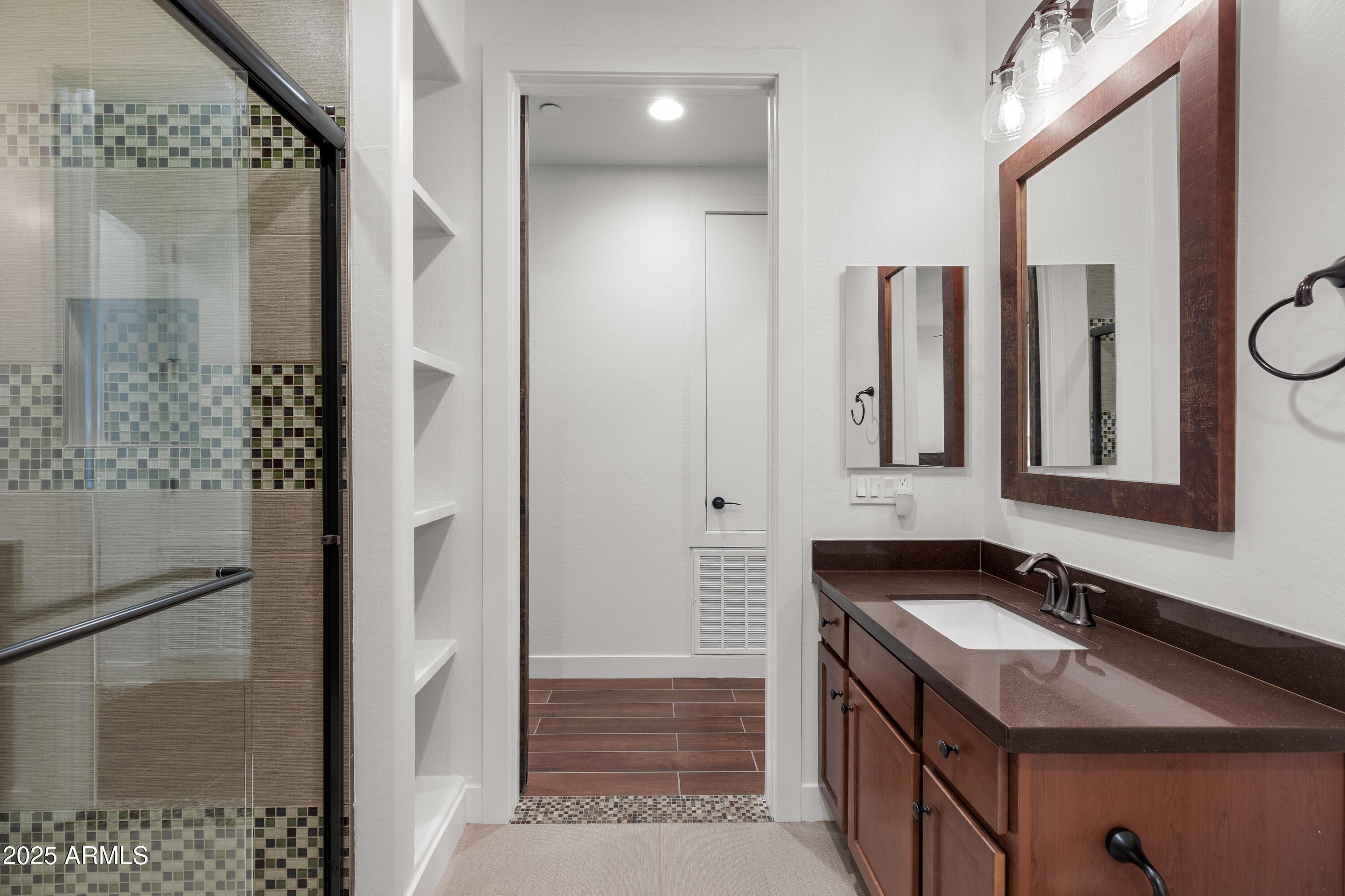 10260 E WHITE FEATHER Lane, 1050