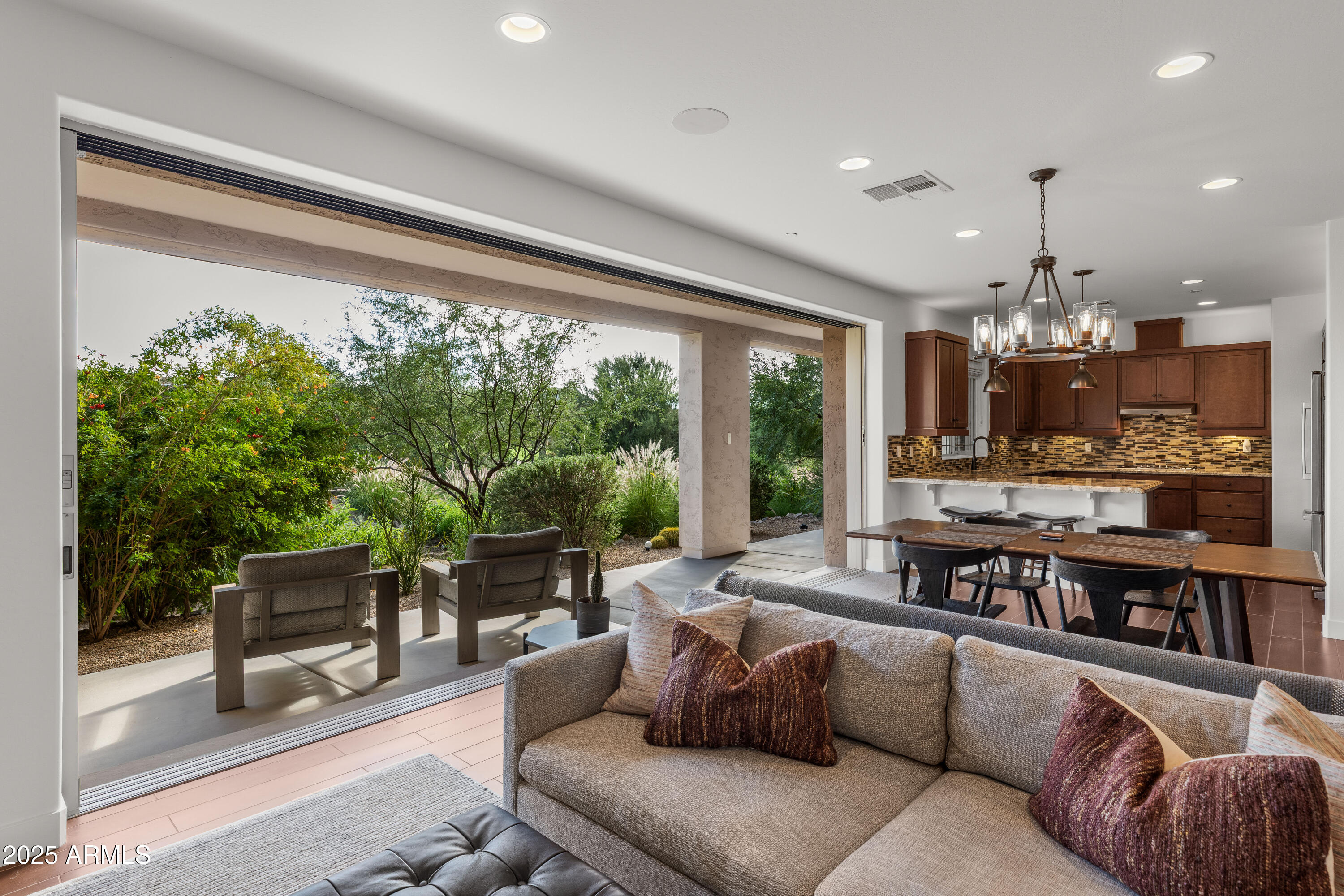 10260 E WHITE FEATHER Lane, 1050