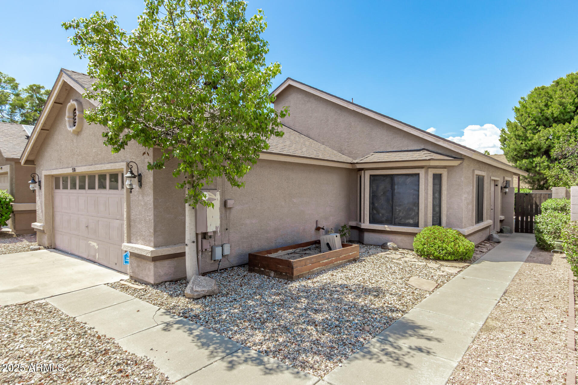 1518 E ROCKWOOD Drive