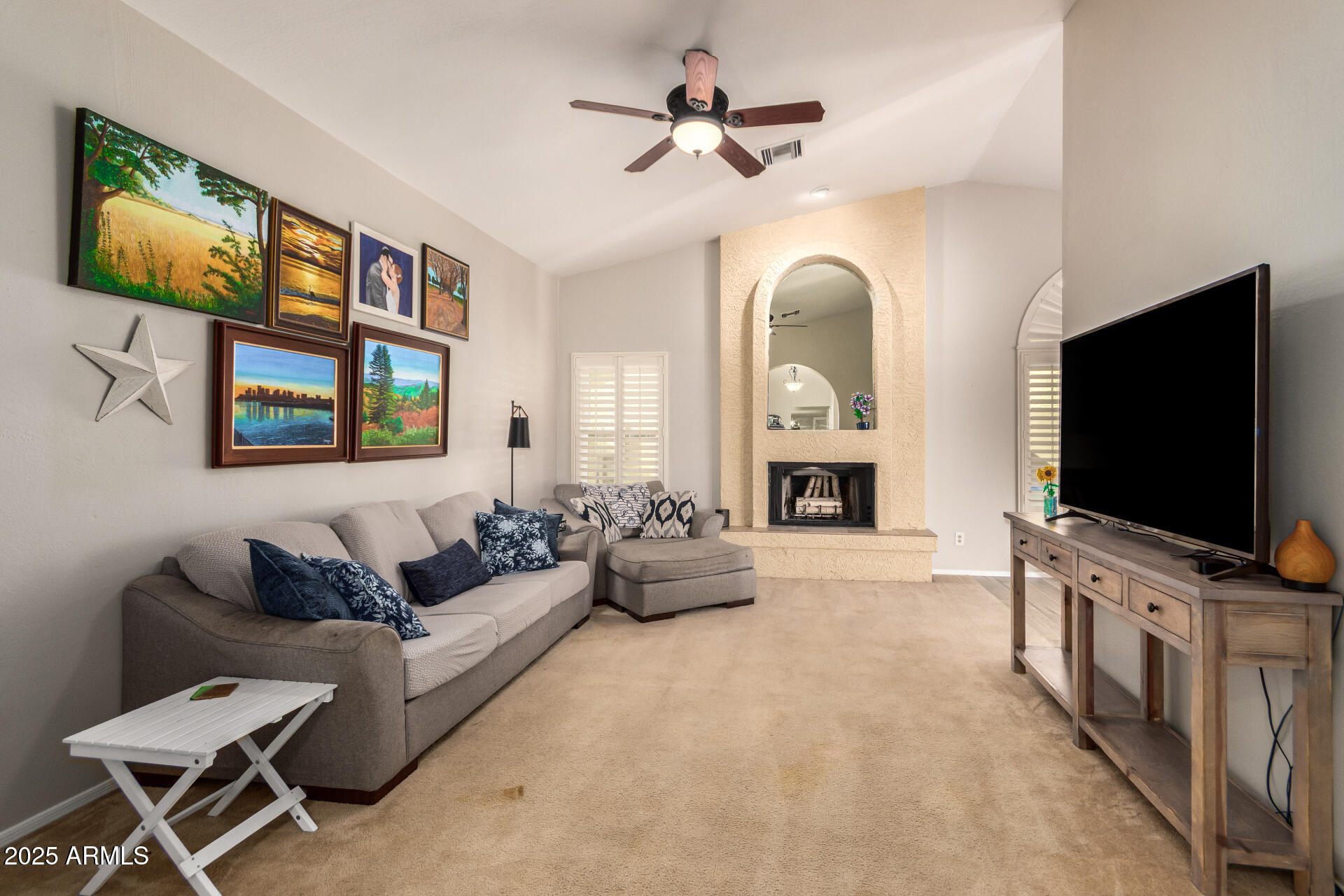 740 W SARAGOSA Street