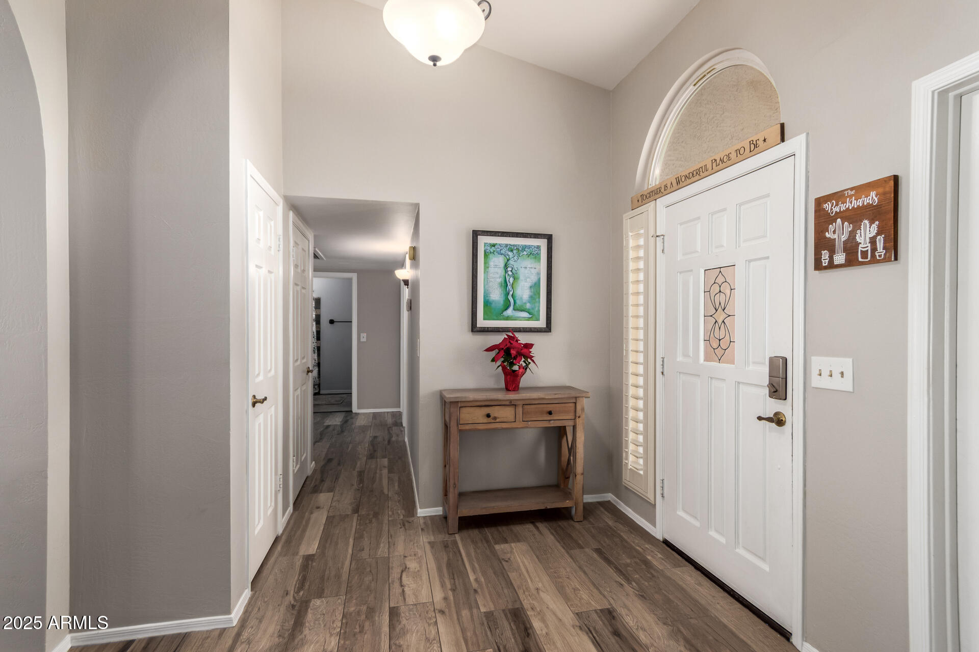 740 W SARAGOSA Street